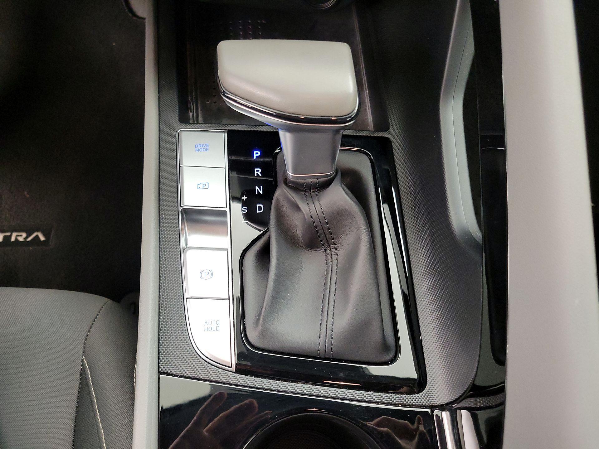 Thumbnail: 2021 Hyundai Elantra - 17