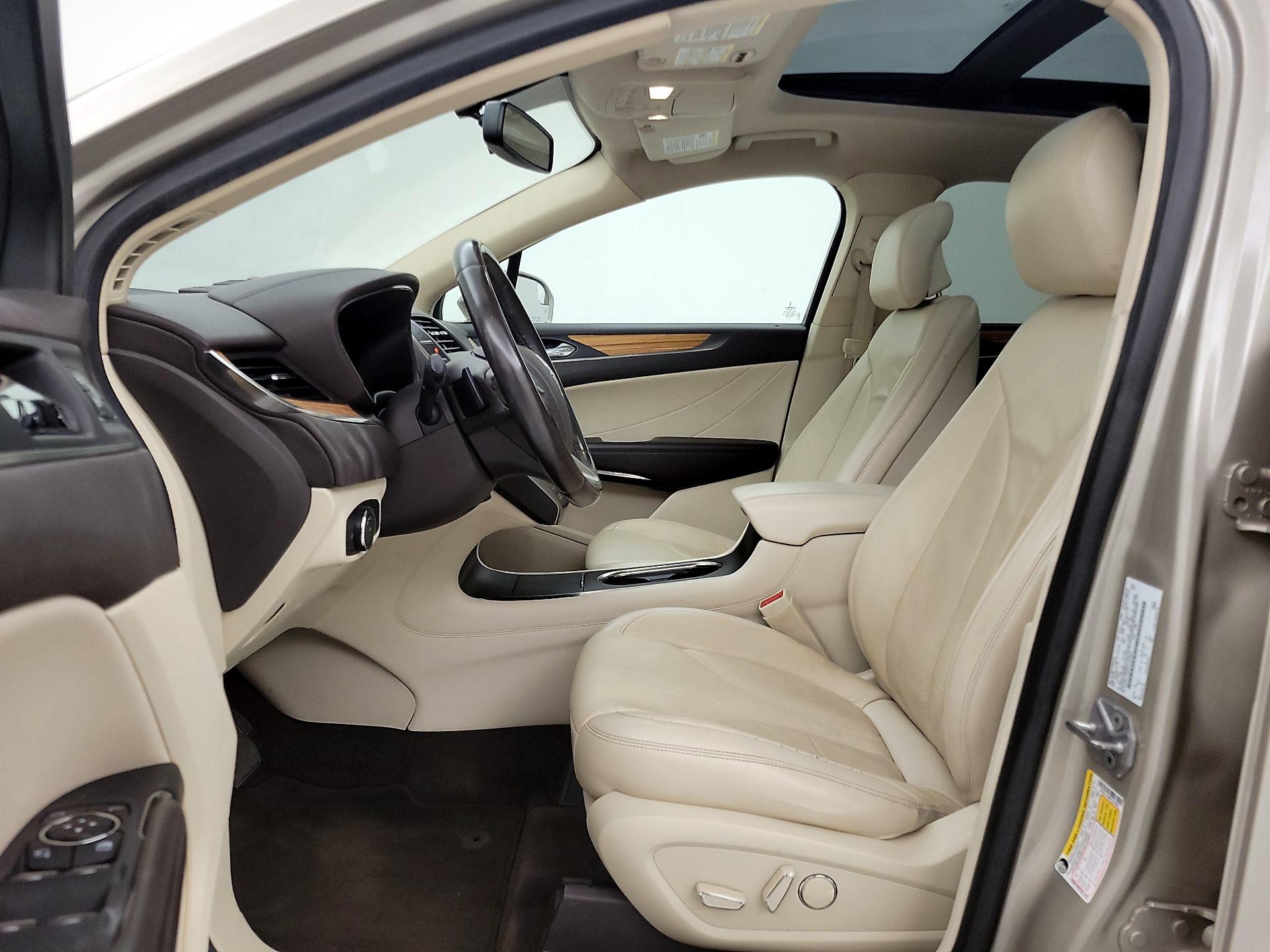 Thumbnail: 2015 Lincoln MKC - 11