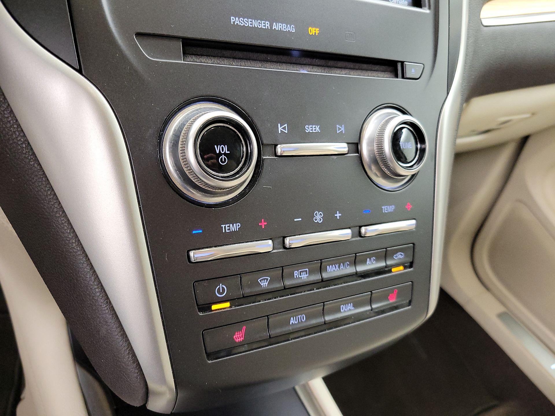 Thumbnail: 2015 Lincoln MKC - 16