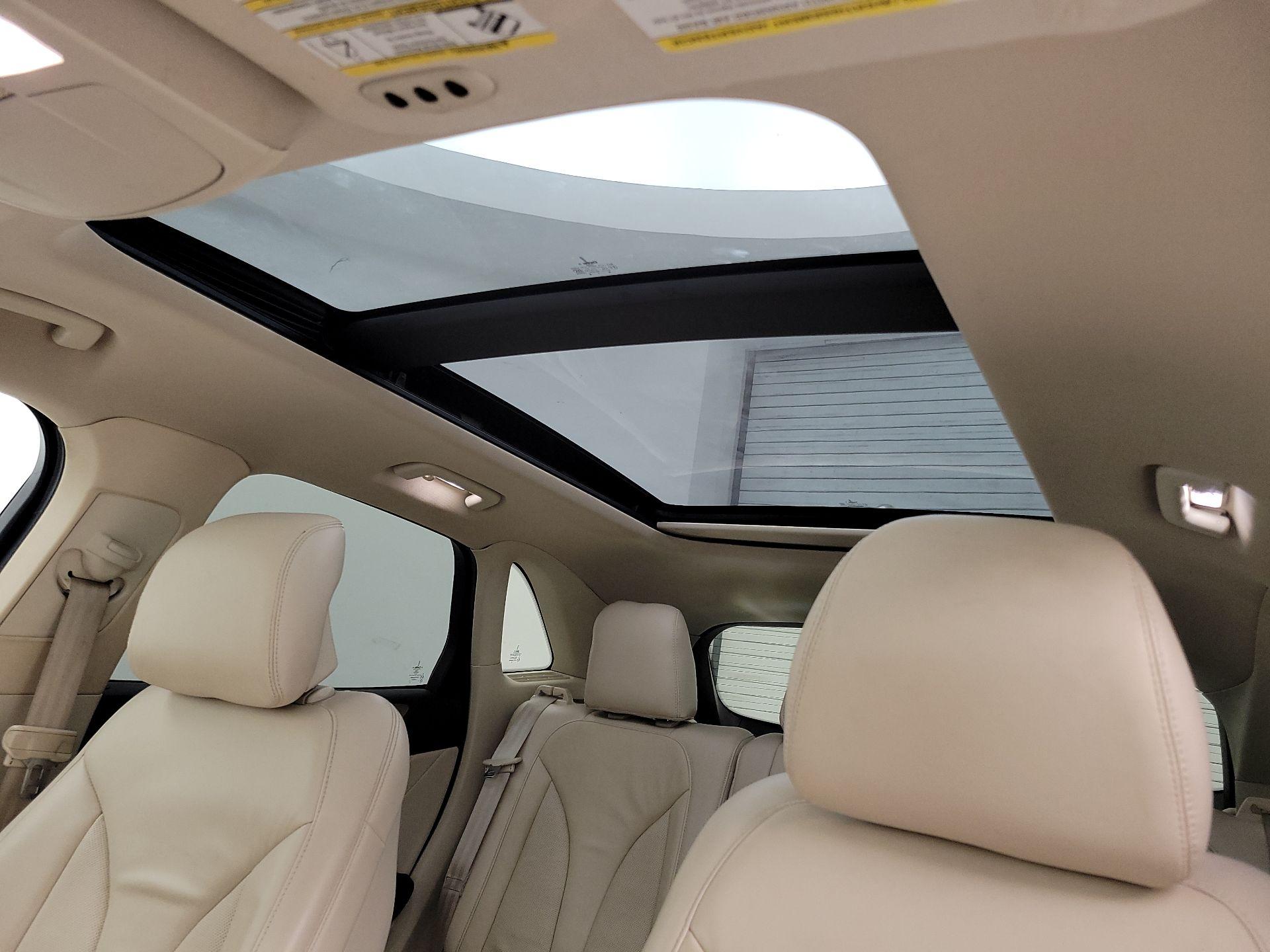 Thumbnail: 2015 Lincoln MKC - 19