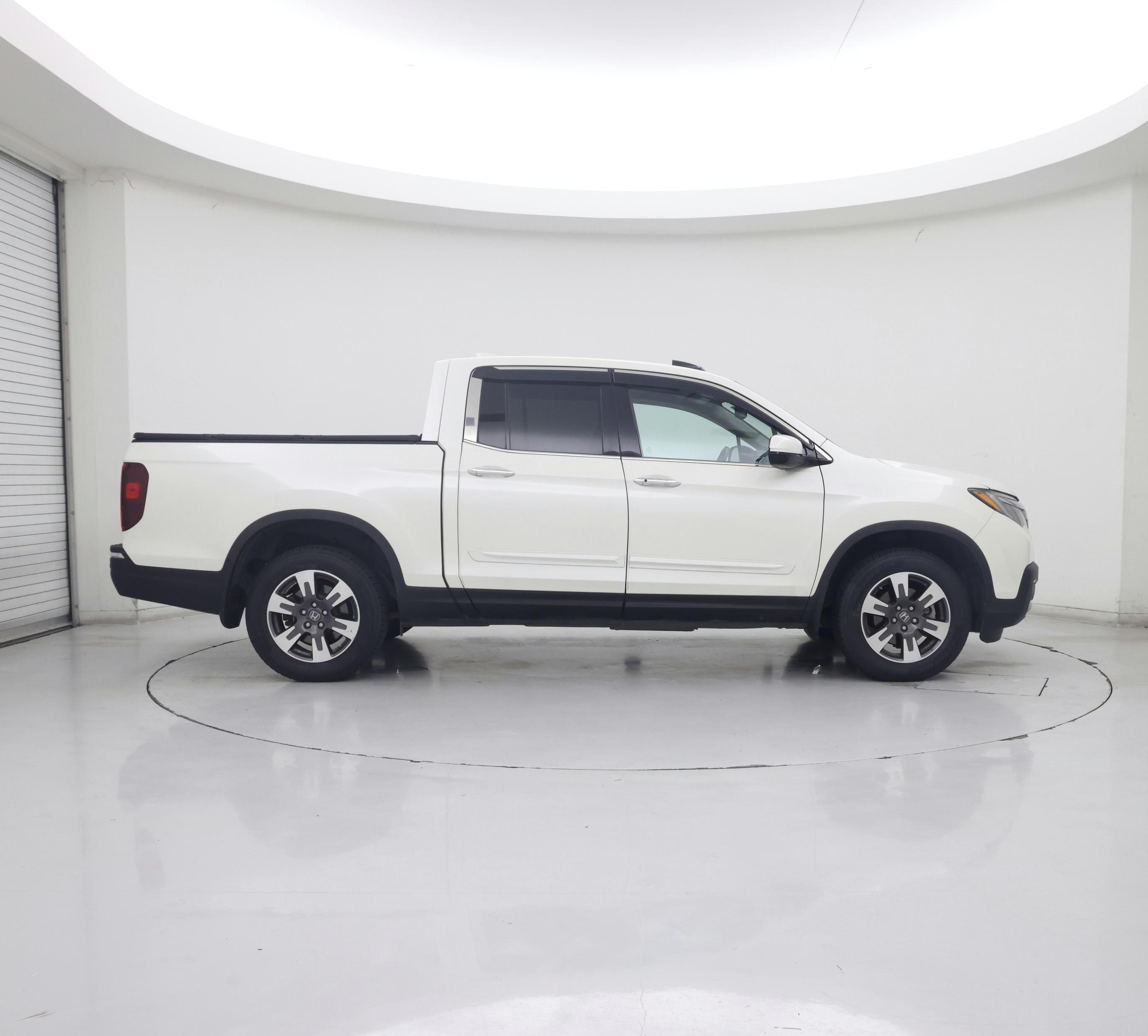 Thumbnail: 2017 Honda Ridgeline - 7