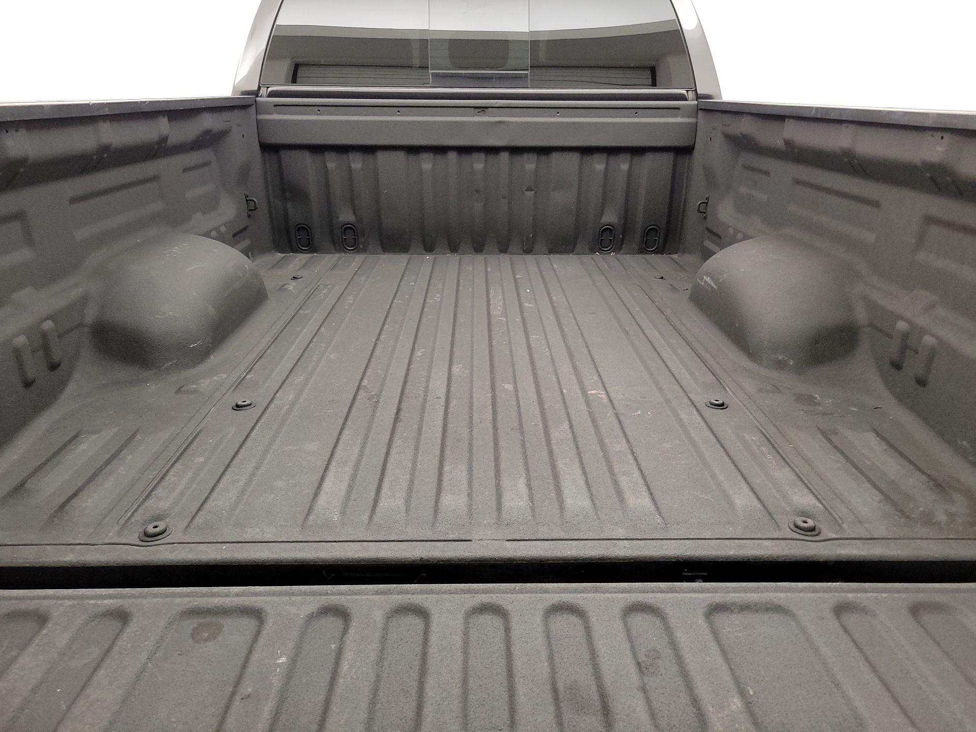 Thumbnail: 2015 Toyota Tundra - 20