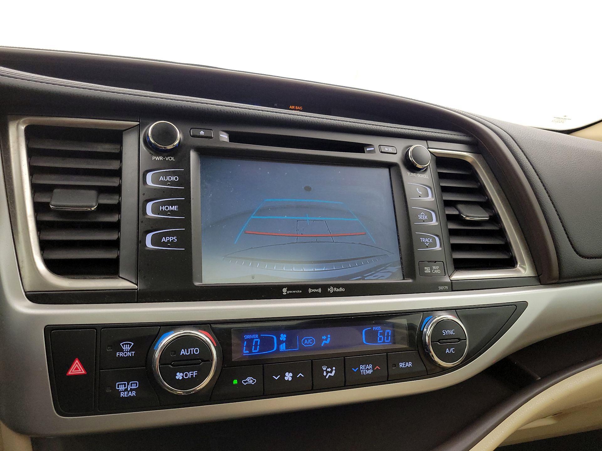 Thumbnail: 2018 Toyota Highlander - 15
