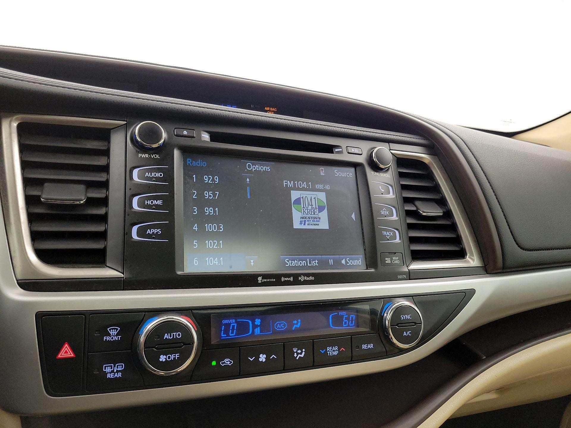 Thumbnail: 2018 Toyota Highlander - 16