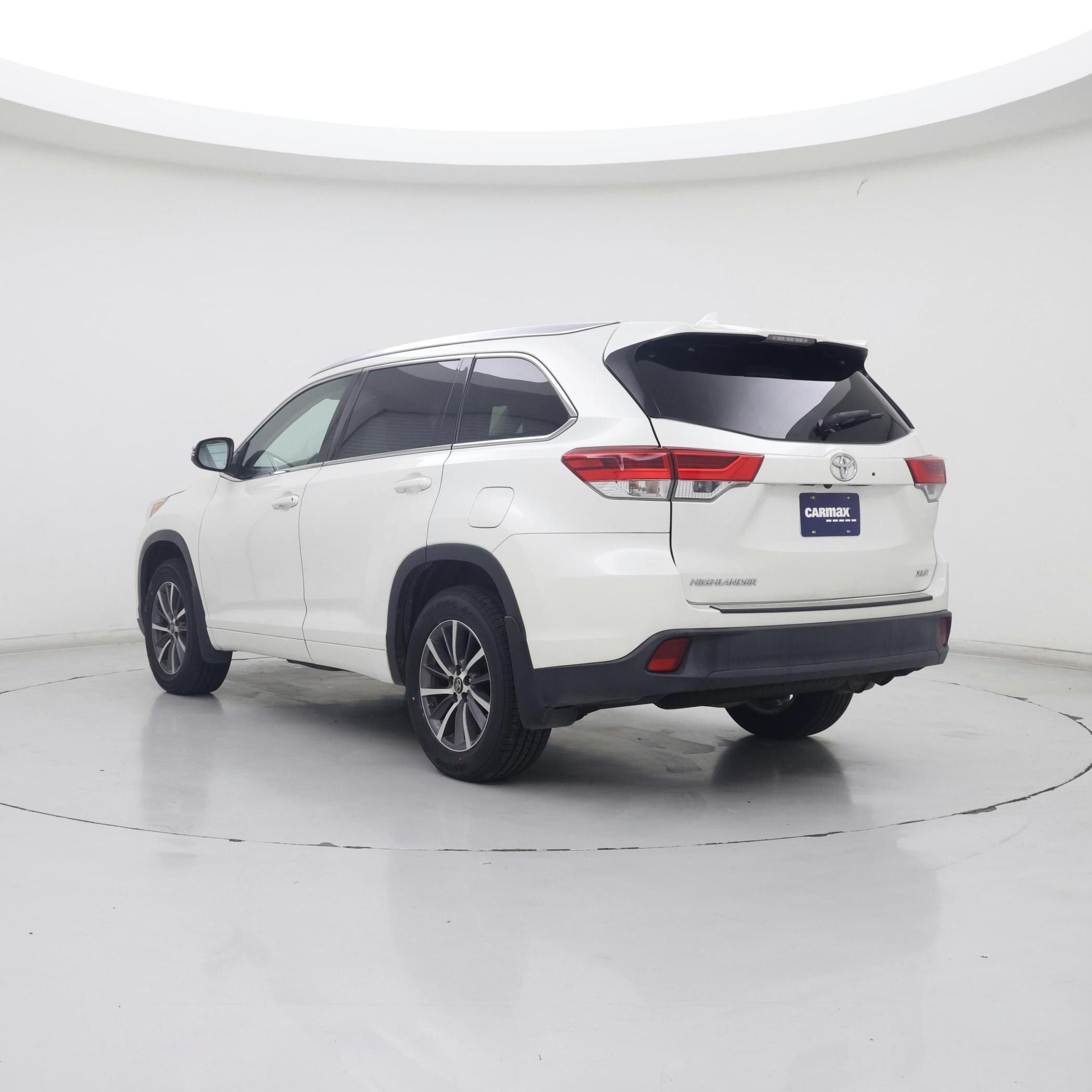 Thumbnail: 2018 Toyota Highlander - 2