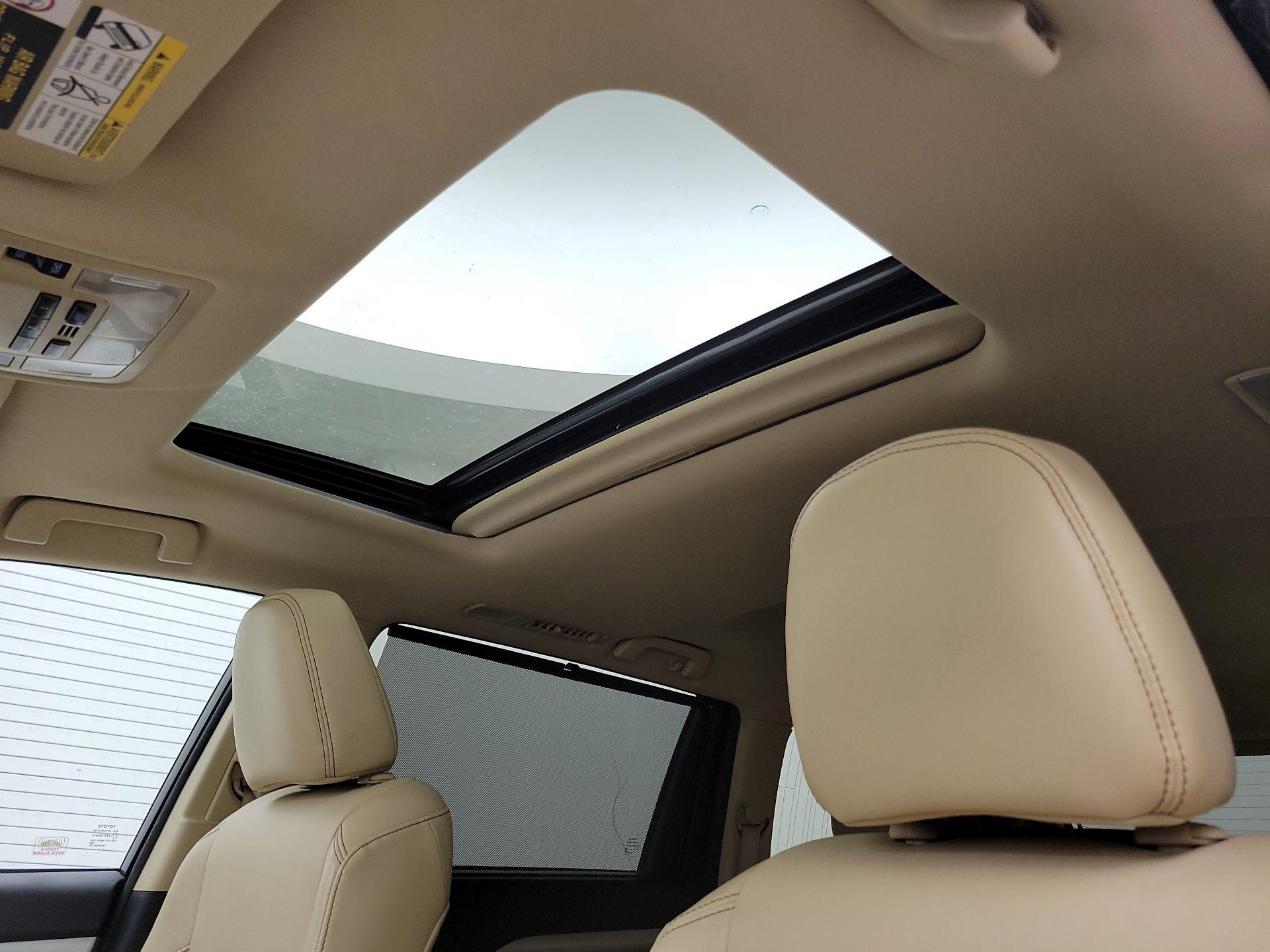 Thumbnail: 2018 Toyota Highlander - 20