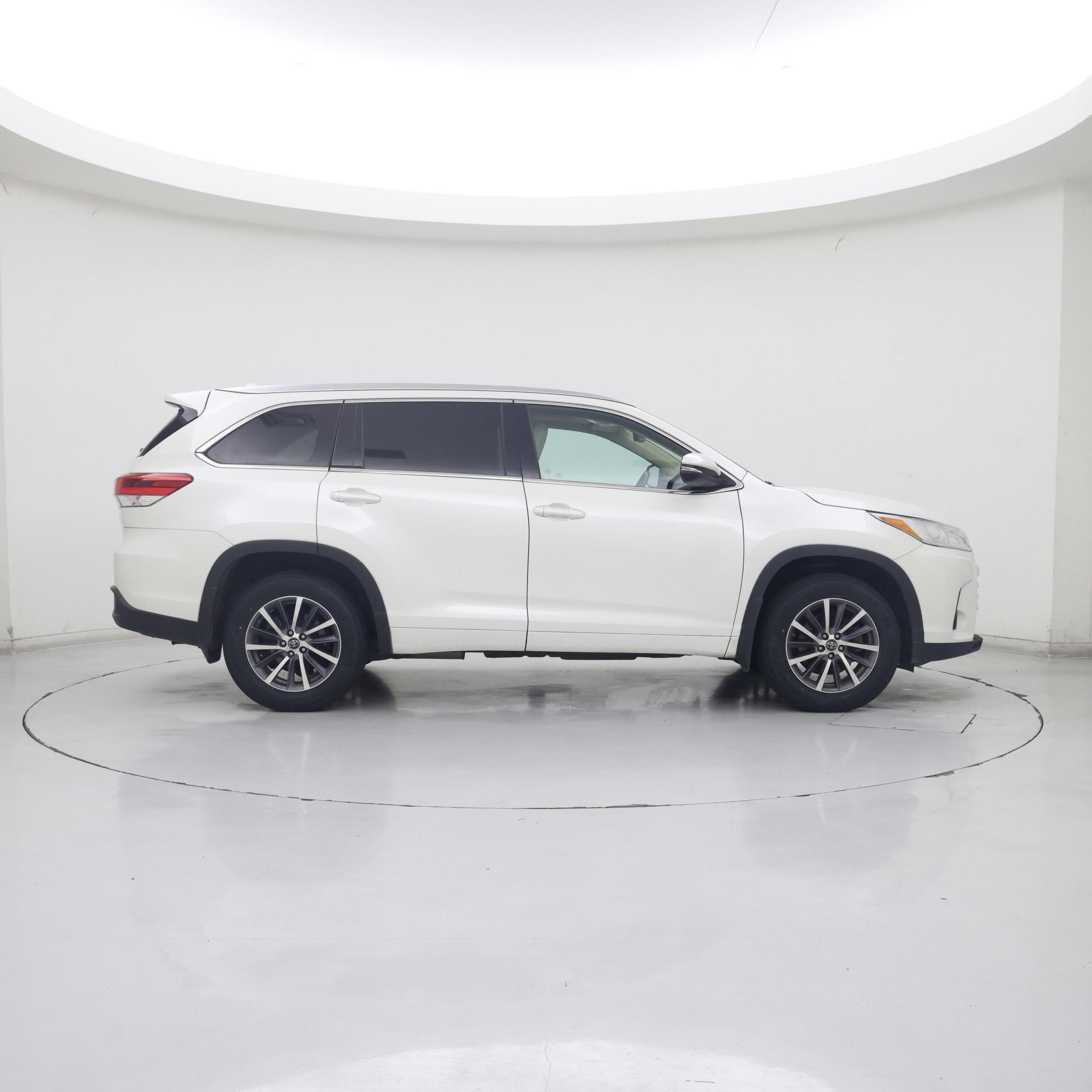 Thumbnail: 2018 Toyota Highlander - 7