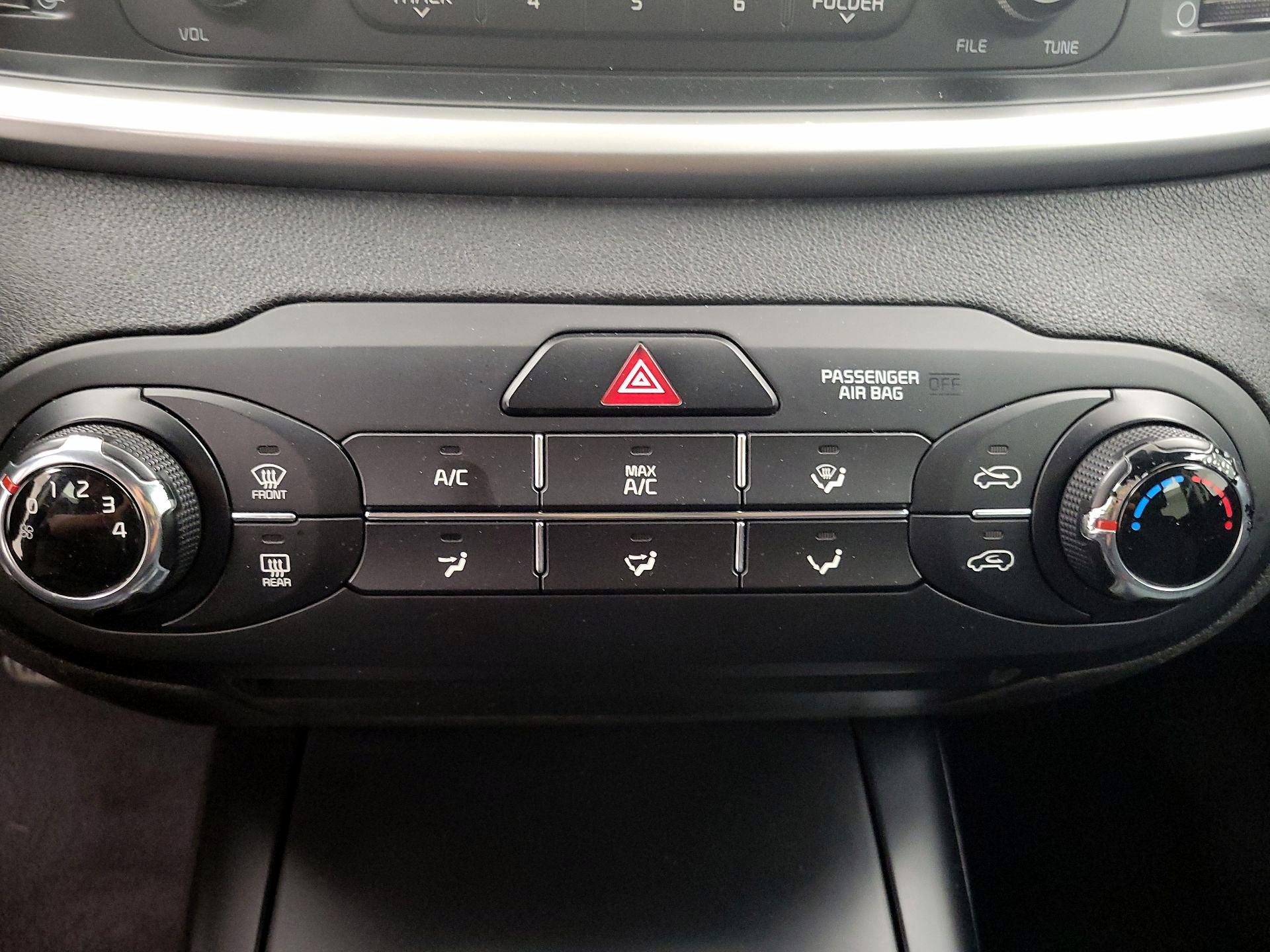 Thumbnail: 2017 Kia Sorento - 15