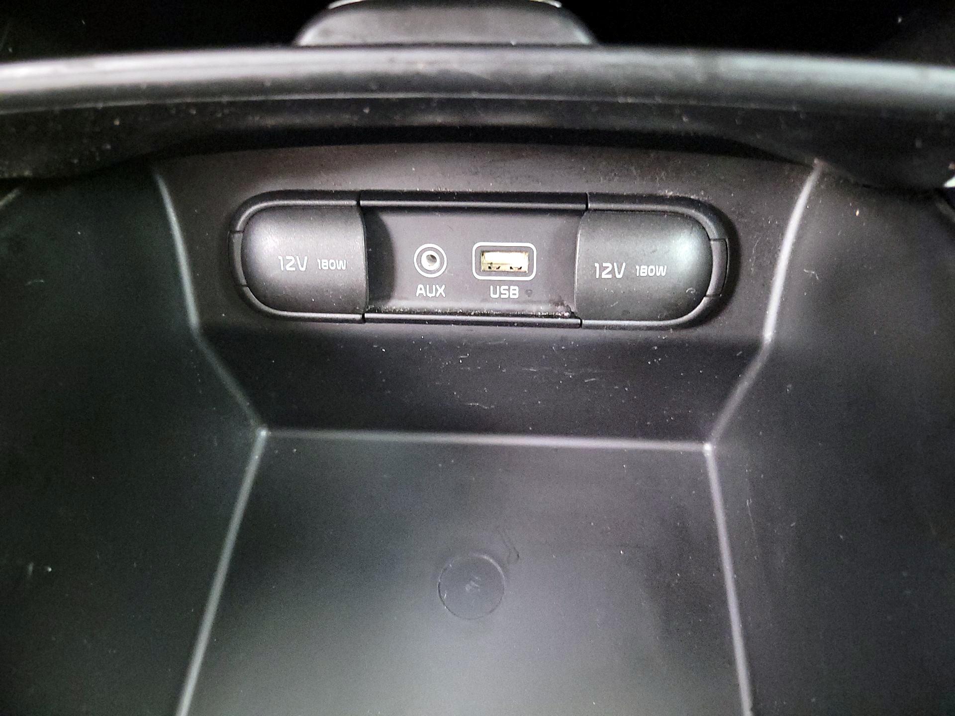 Thumbnail: 2017 Kia Sorento - 17