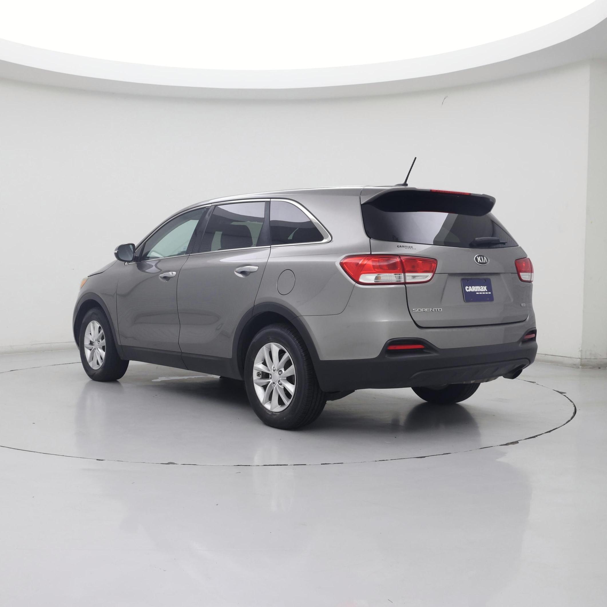 Thumbnail: 2017 Kia Sorento - 2