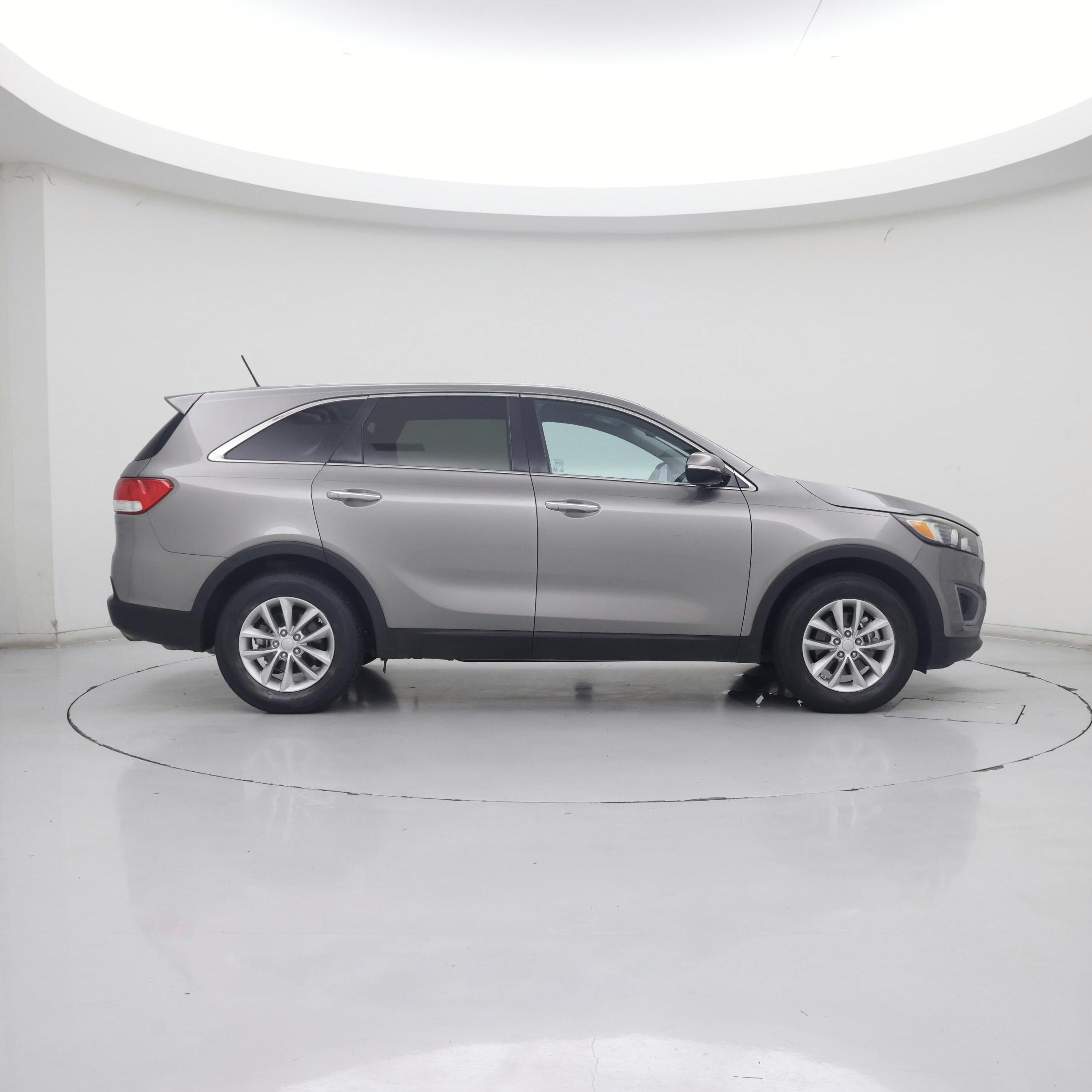 Thumbnail: 2017 Kia Sorento - 7