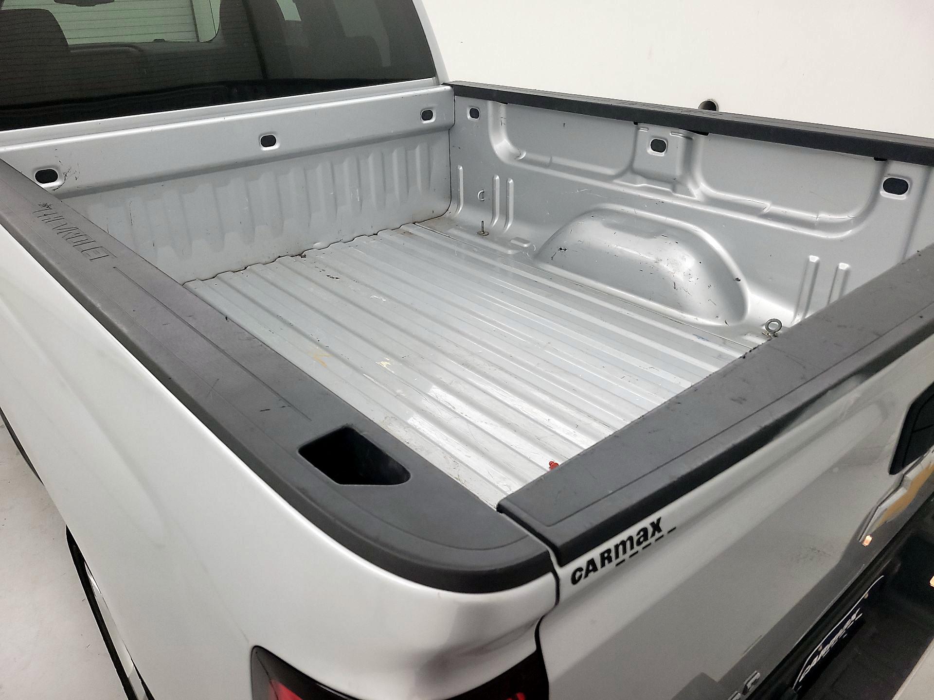 Thumbnail: 2015 Chevrolet Silverado 1500 - 18