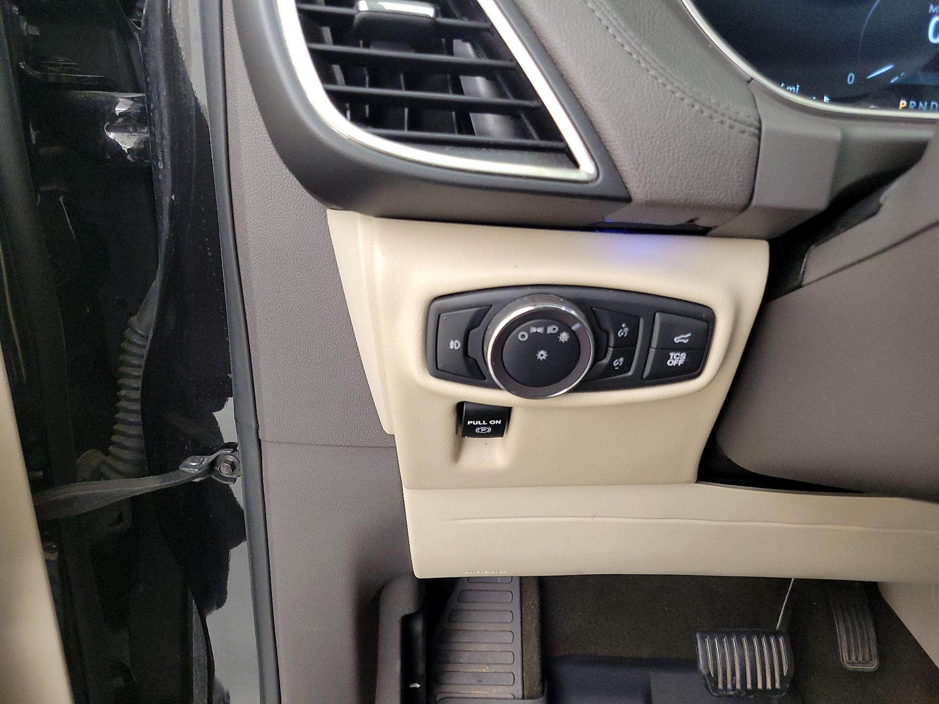 Thumbnail: 2019 Lincoln Nautilus - 13