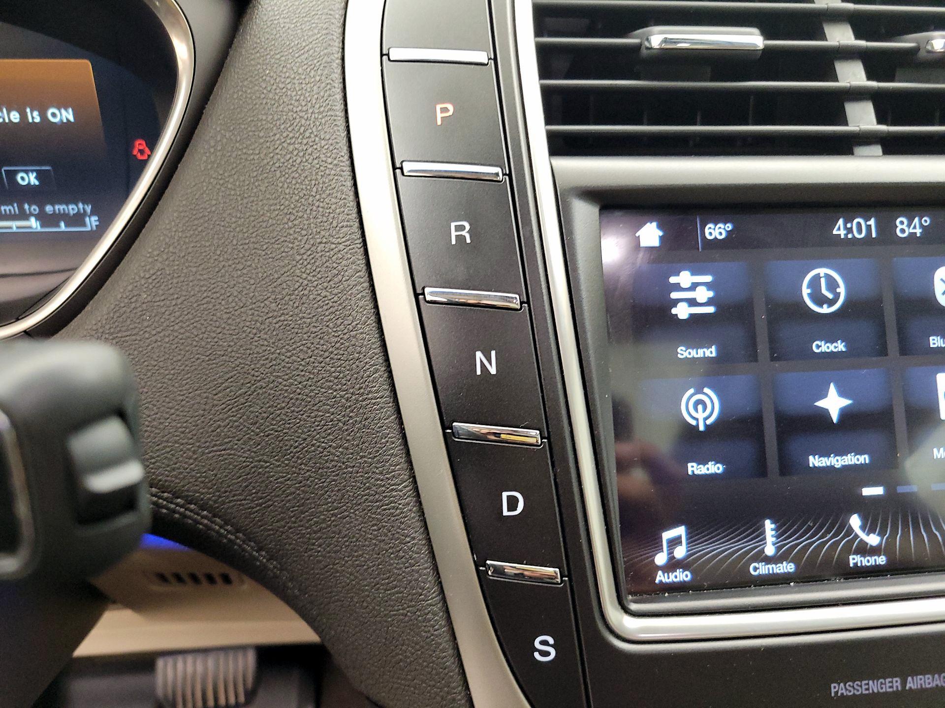 Thumbnail: 2019 Lincoln Nautilus - 17