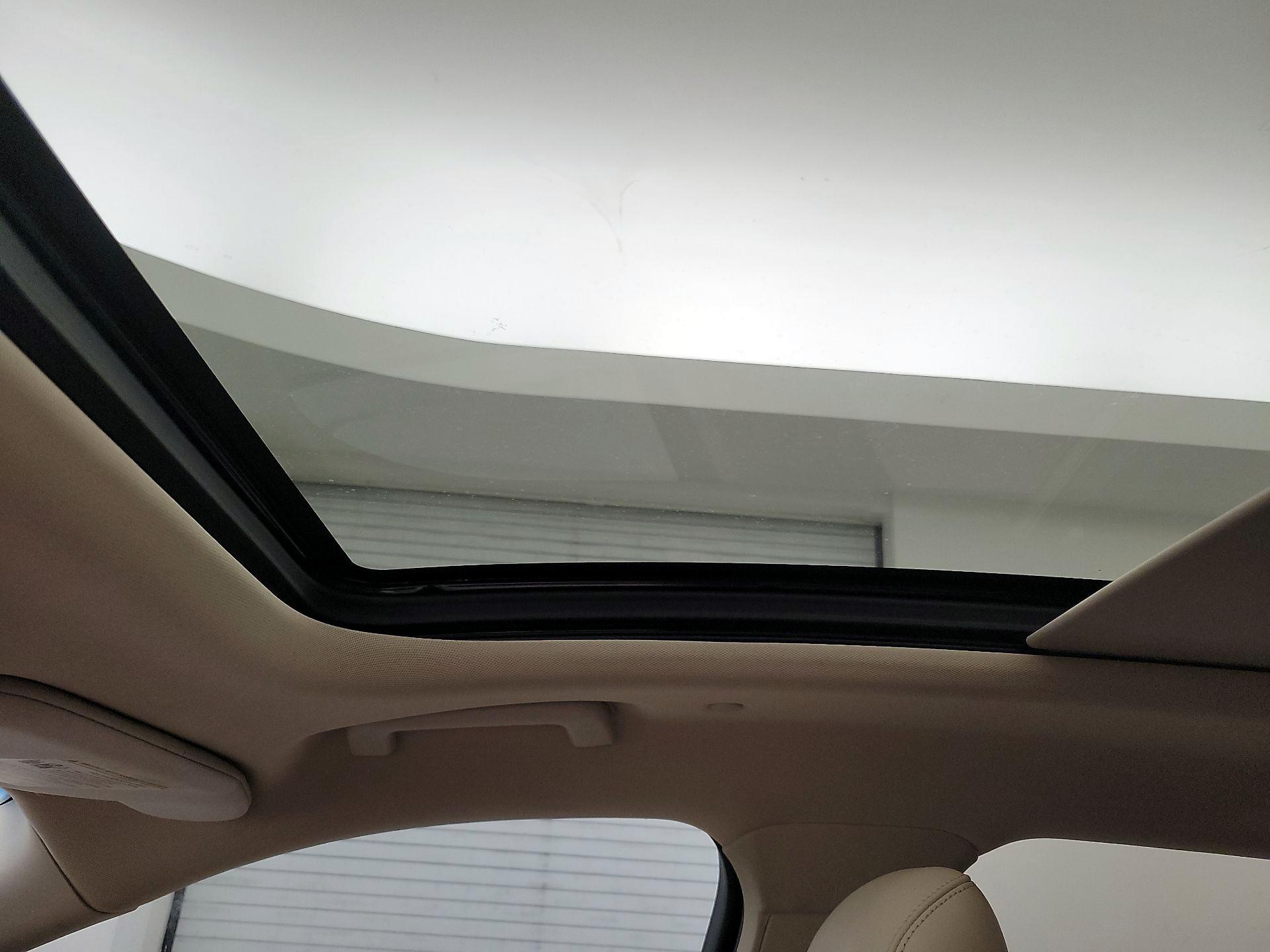 Thumbnail: 2019 Lincoln Nautilus - 19