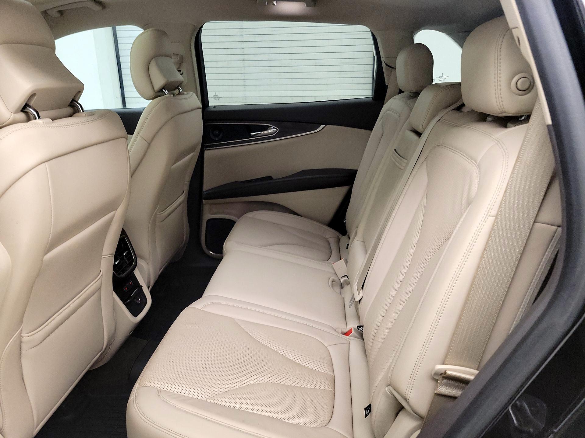 Thumbnail: 2019 Lincoln Nautilus - 20