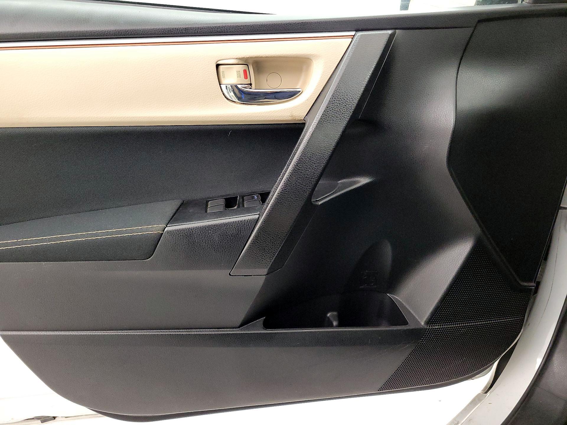 Thumbnail: 2016 Toyota Corolla - 12