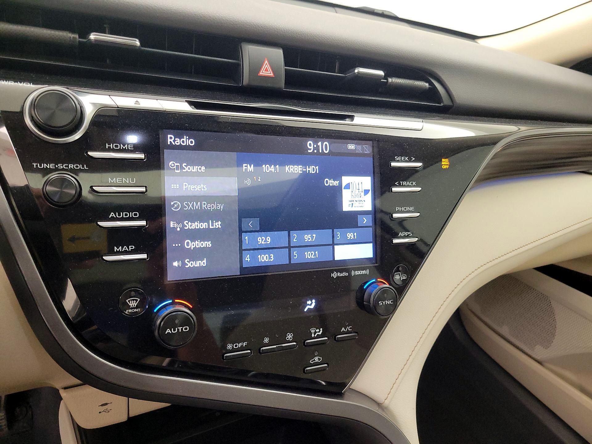 Thumbnail: 2019 Toyota Camry - 15