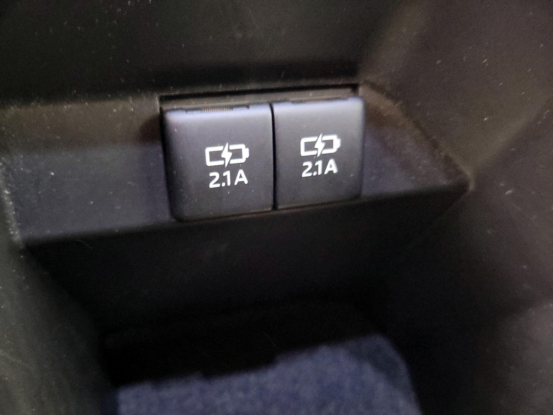 Thumbnail: 2019 Toyota Camry - 18