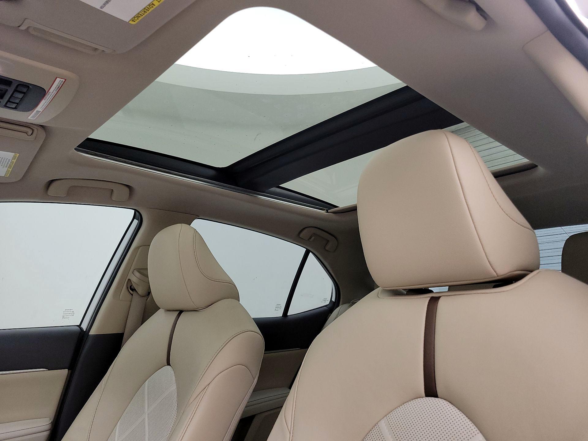 Thumbnail: 2019 Toyota Camry - 19