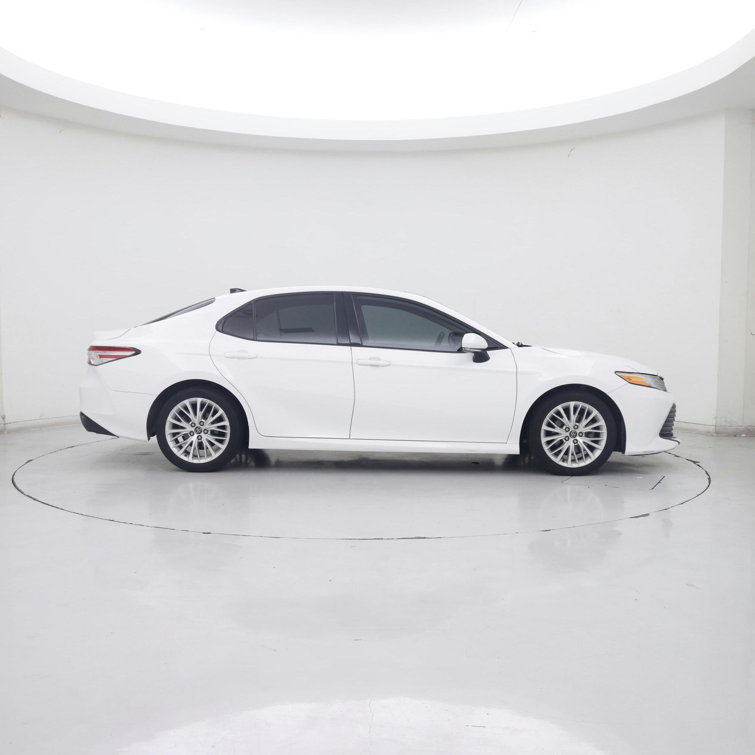 Thumbnail: 2019 Toyota Camry - 7