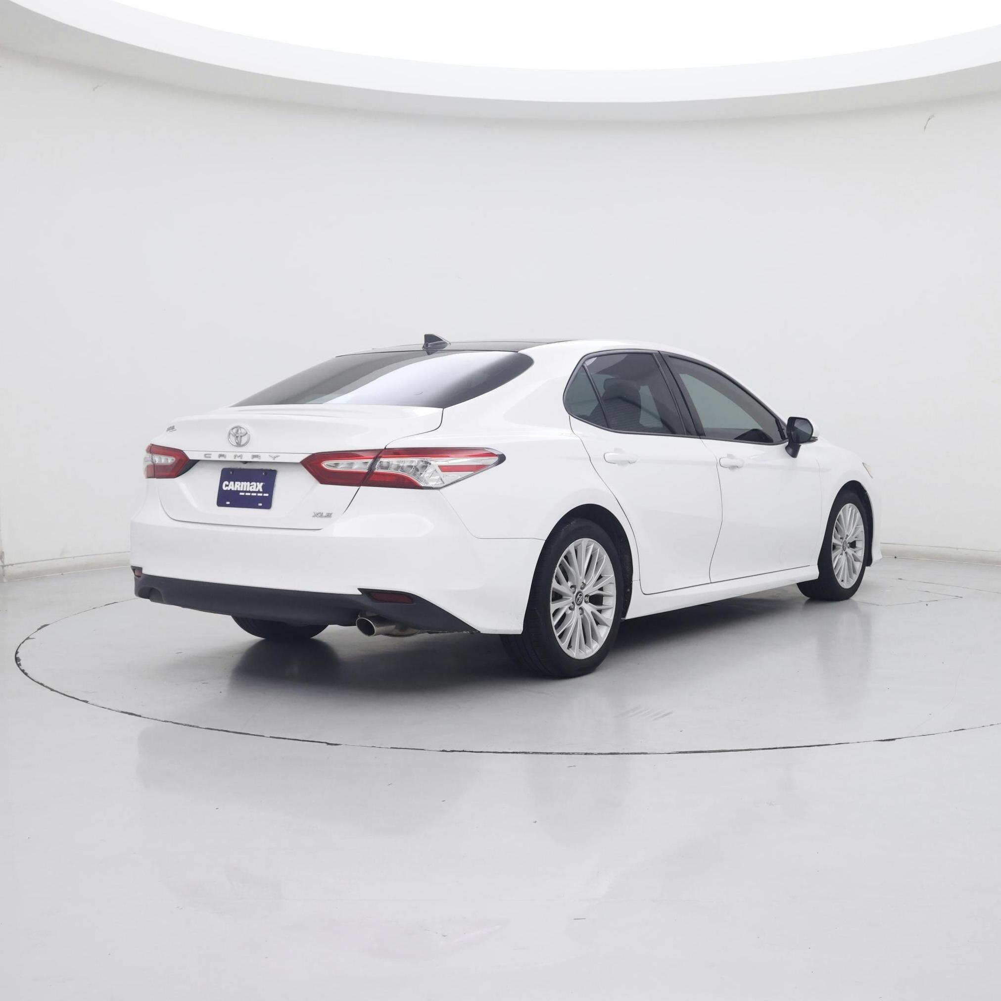 Thumbnail: 2019 Toyota Camry - 8