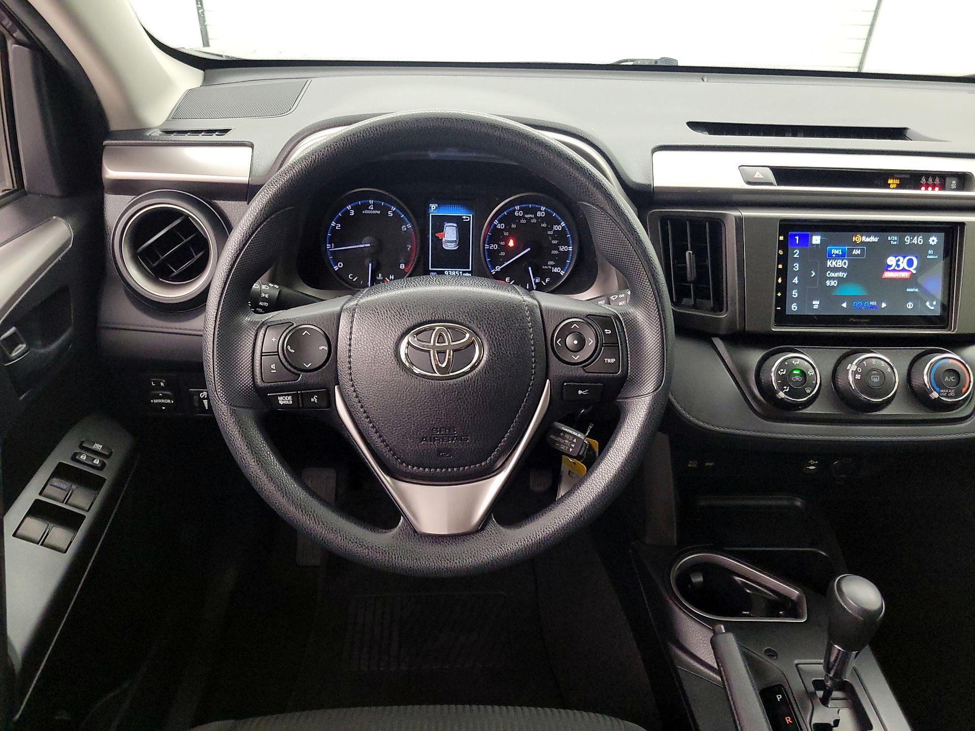 Thumbnail: 2017 Toyota RAV4 - 10