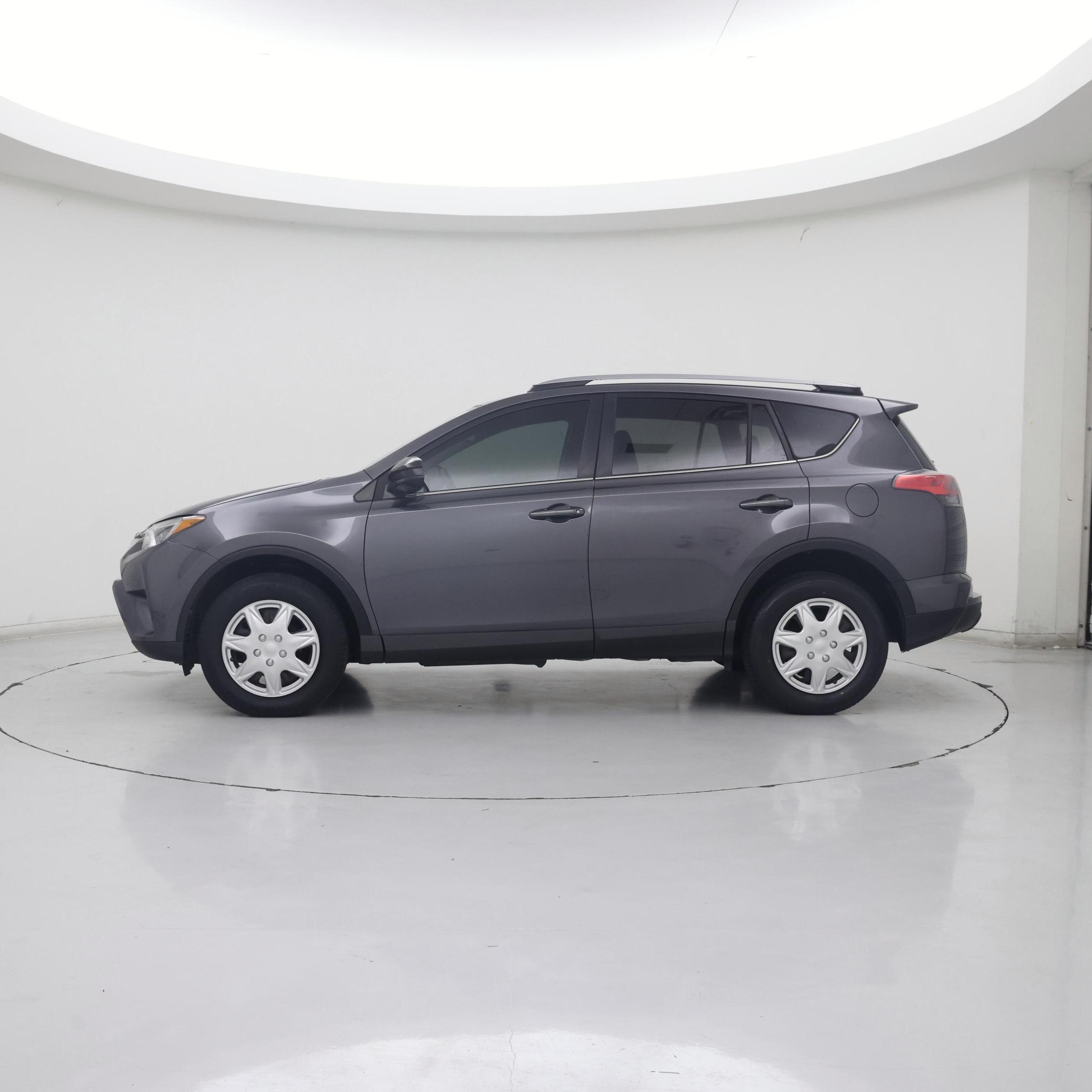 Thumbnail: 2017 Toyota RAV4 - 3