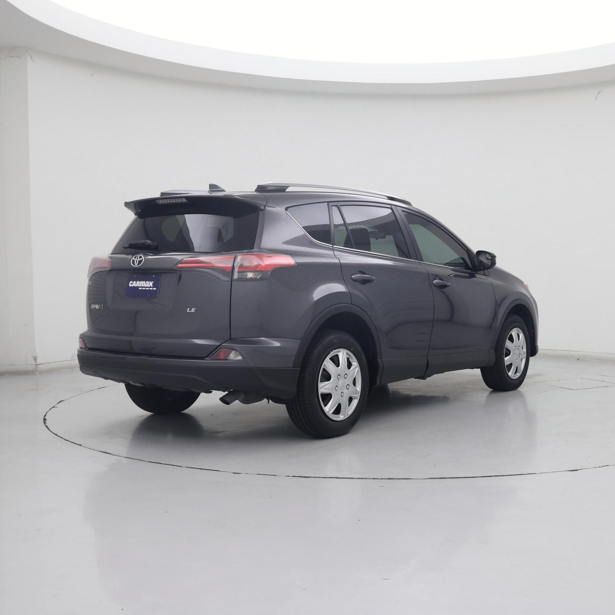 Thumbnail: 2017 Toyota RAV4 - 8