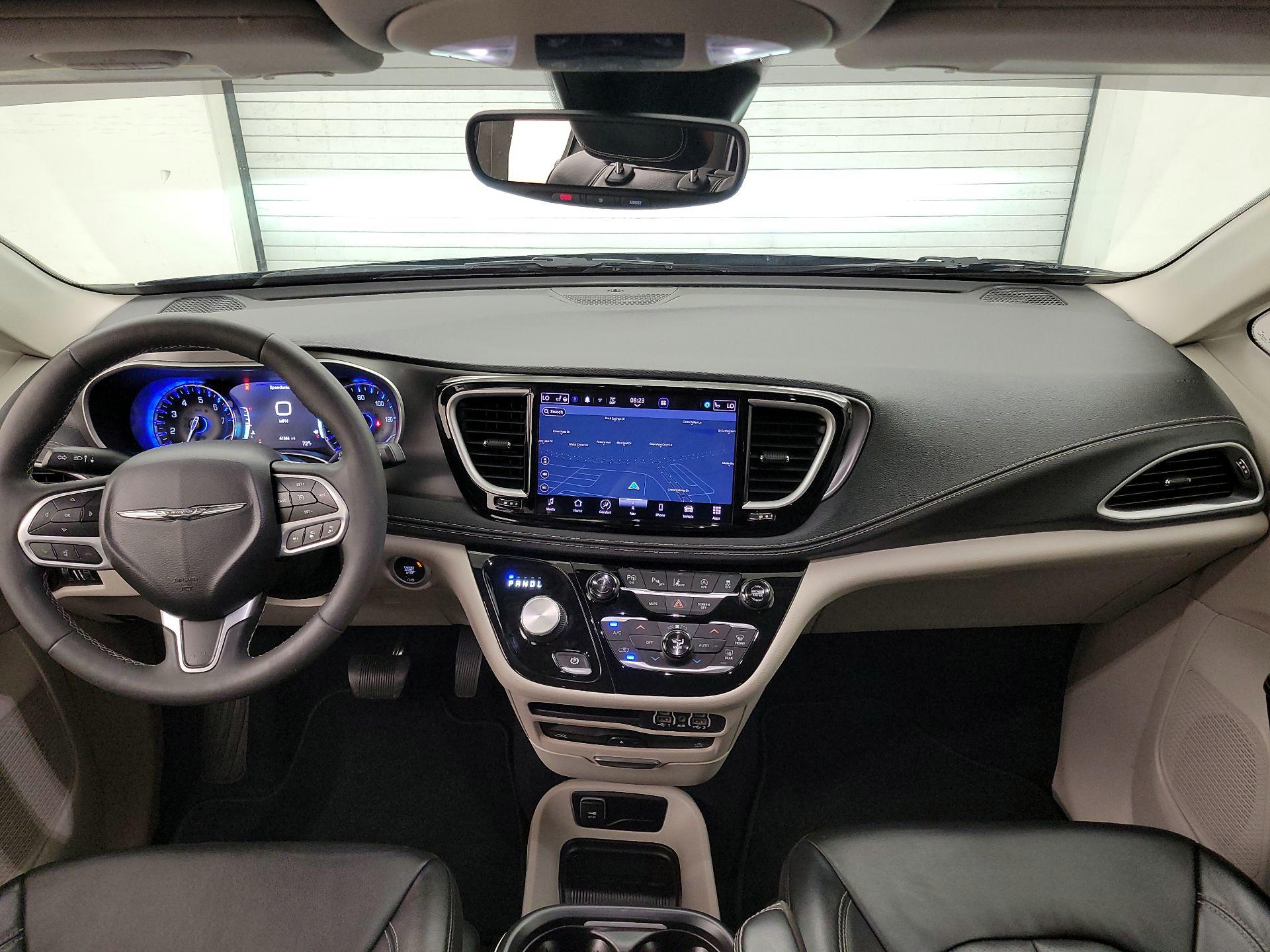 Thumbnail: 2022 Chrysler Pacifica - 9