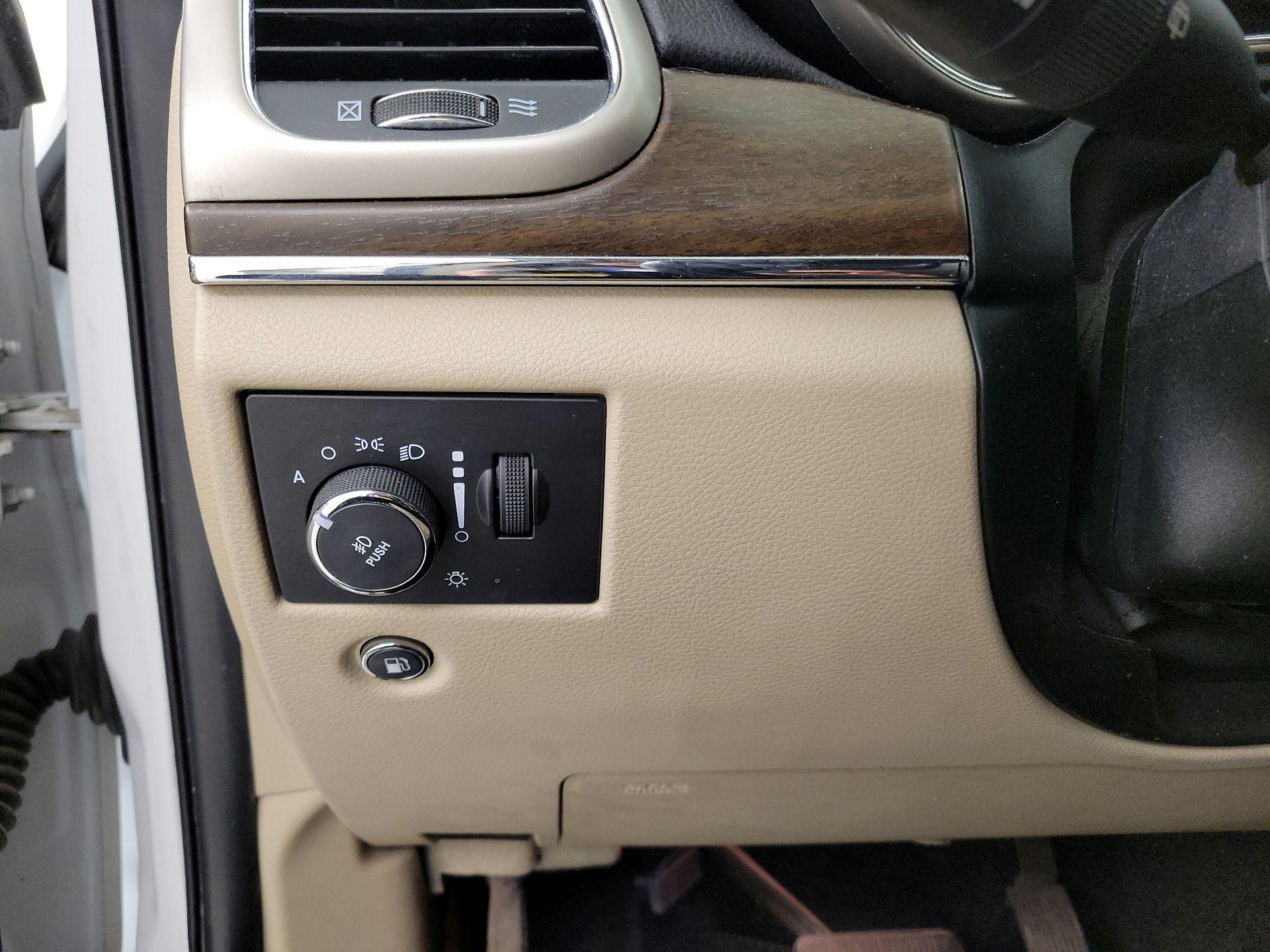 Thumbnail: 2015 Jeep Grand Cherokee - 13