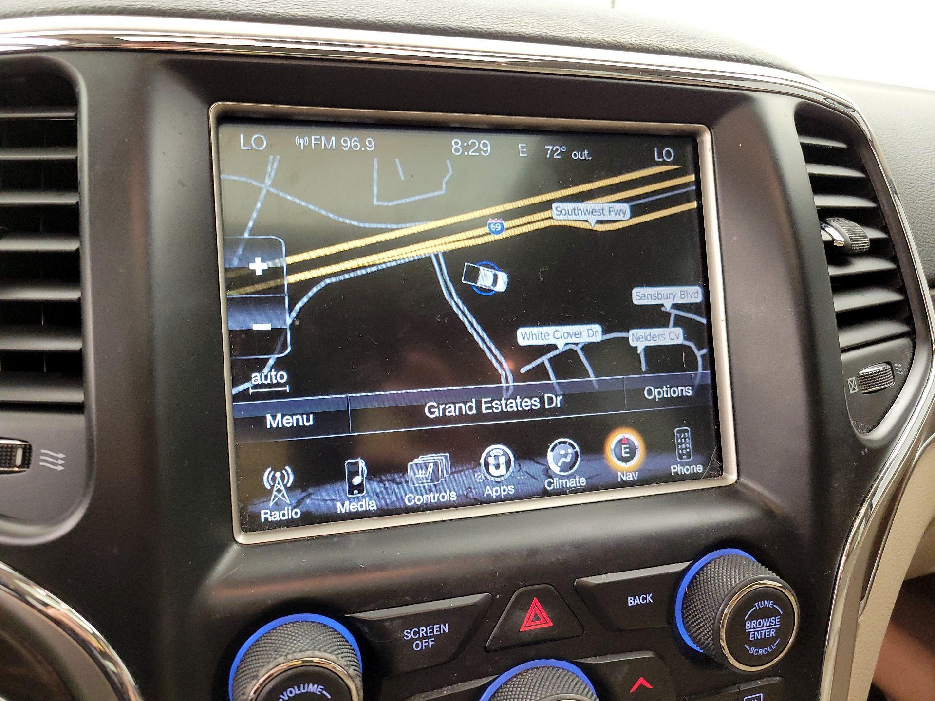 Thumbnail: 2015 Jeep Grand Cherokee - 14
