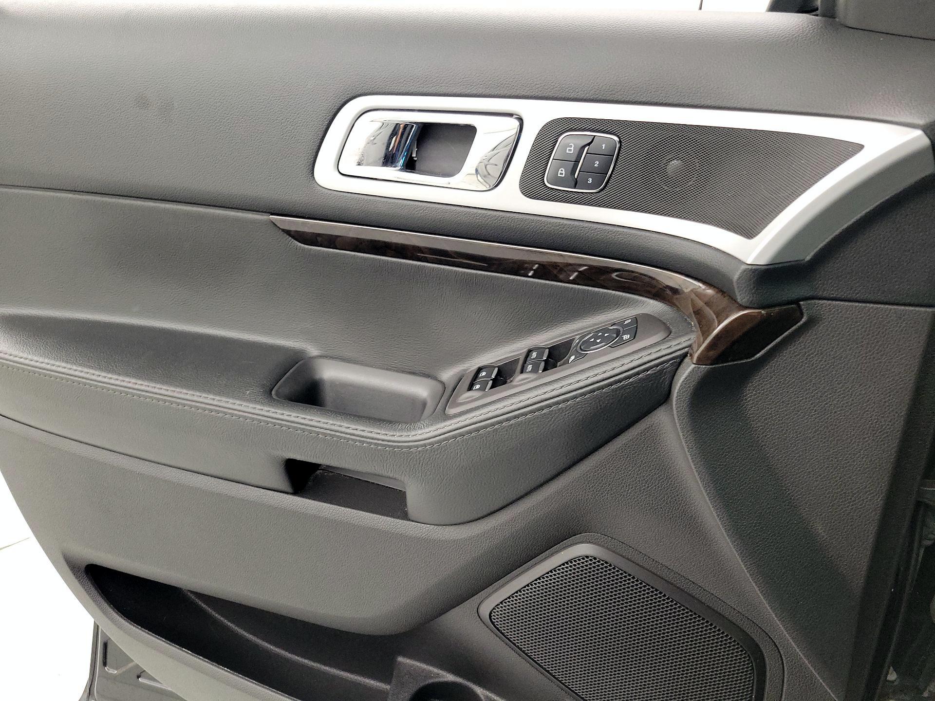 Thumbnail: 2014 Ford Explorer - 12