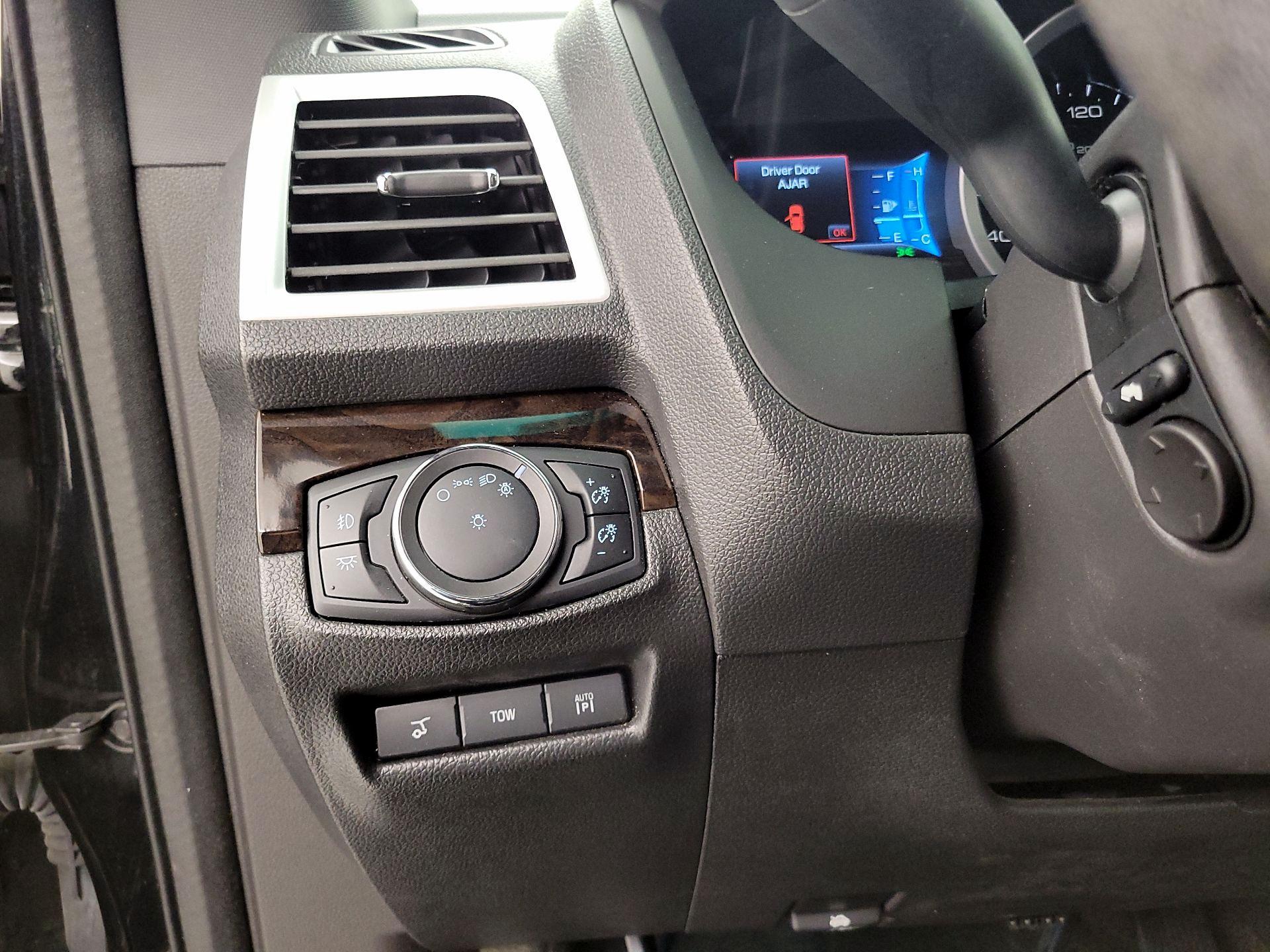 Thumbnail: 2014 Ford Explorer - 13