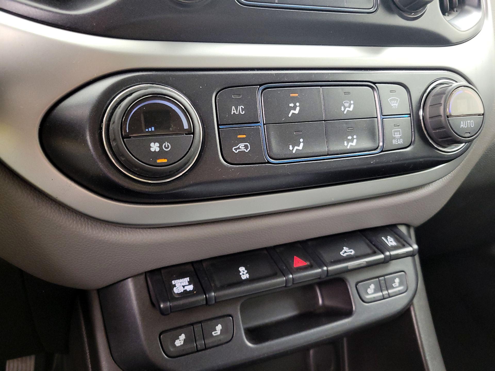 Thumbnail: 2016 Chevrolet Colorado - 16
