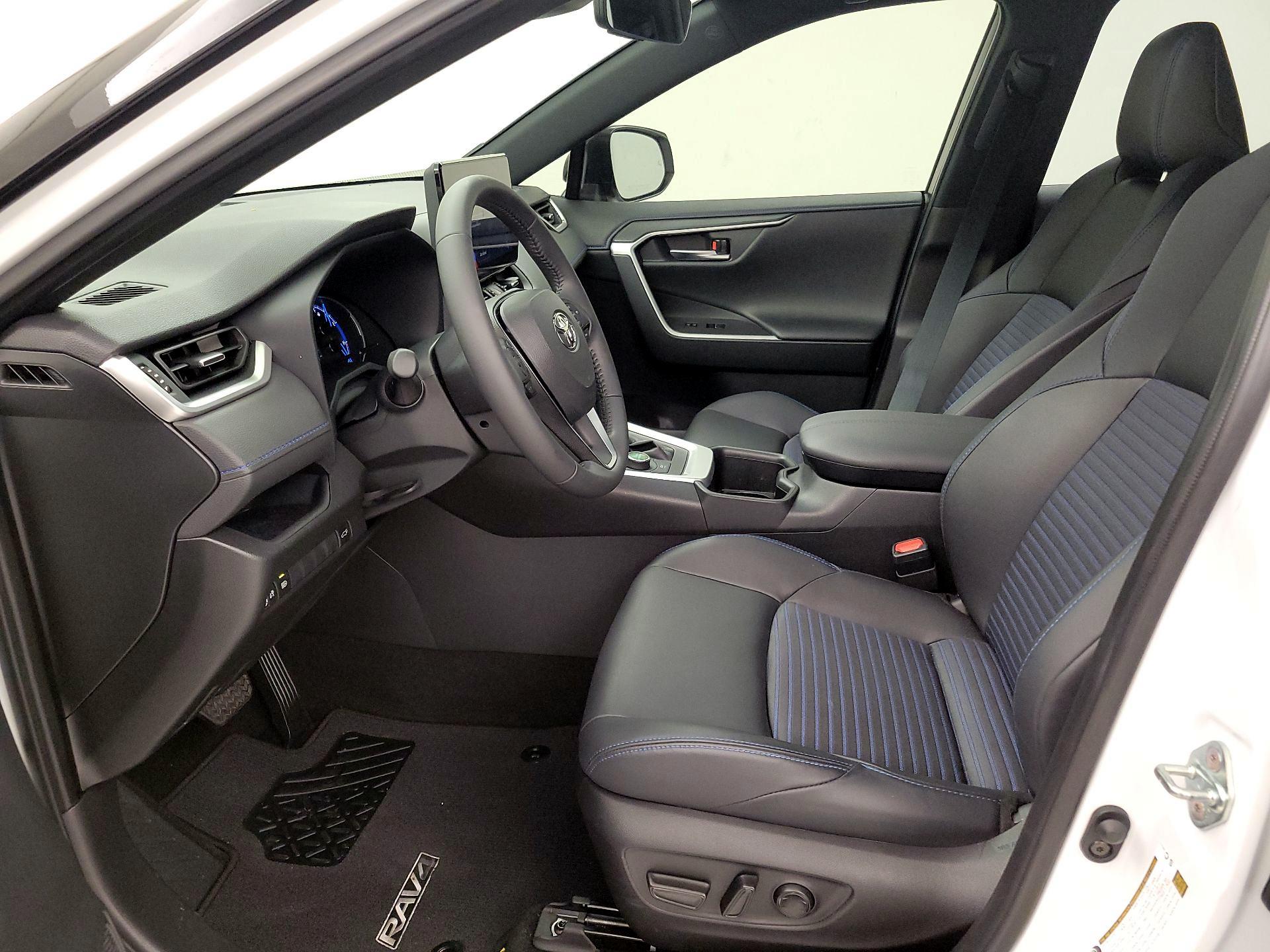 Thumbnail: 2025 Toyota RAV4 - 11