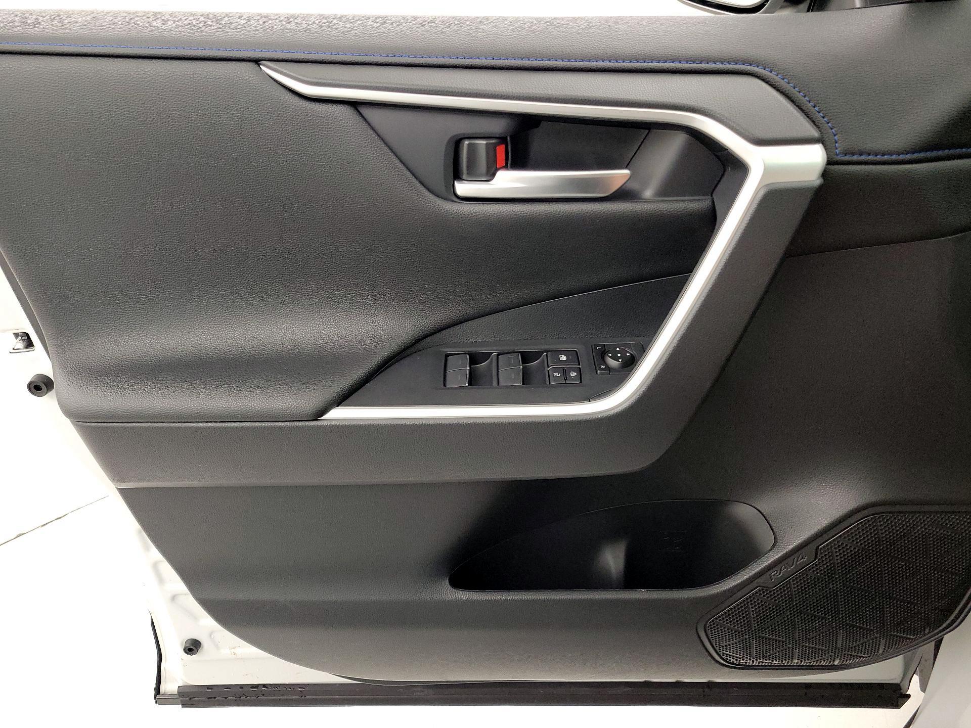 Thumbnail: 2025 Toyota RAV4 - 12