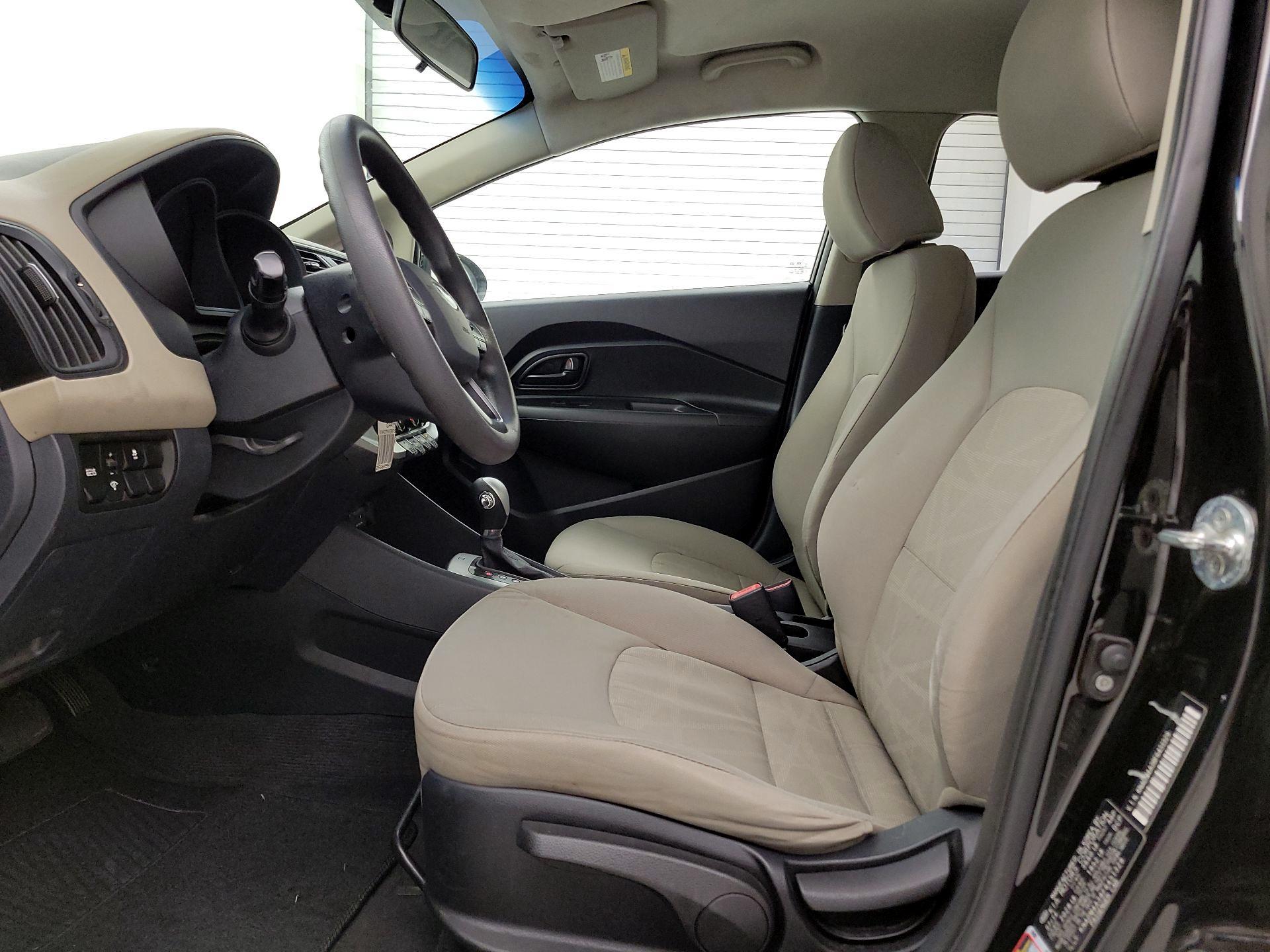 Thumbnail: 2015 Kia Rio - 11