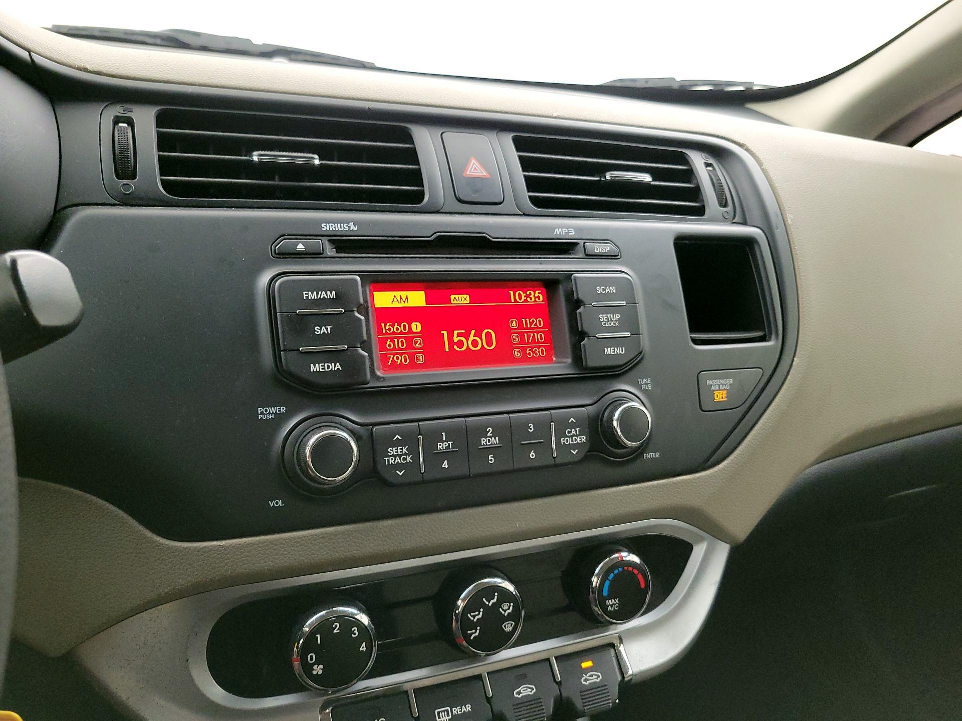 Thumbnail: 2015 Kia Rio - 14