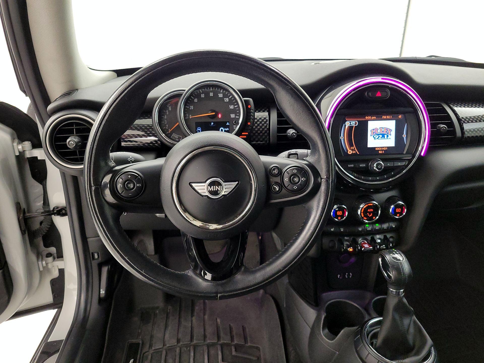 Thumbnail: 2015 MINI Cooper Hardtop - 10