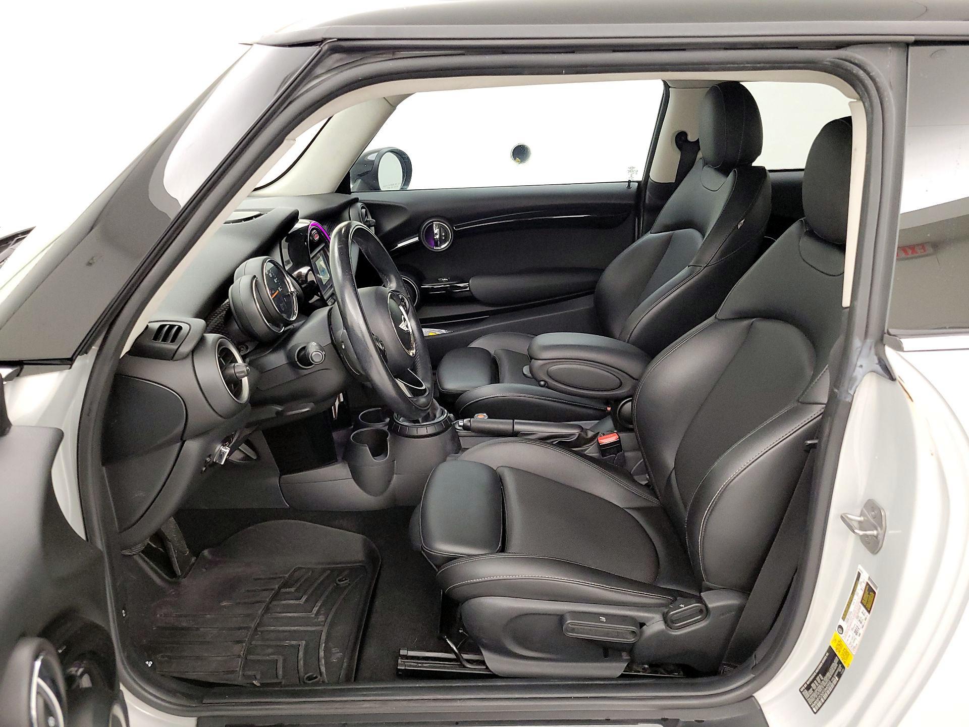 Thumbnail: 2015 MINI Cooper Hardtop - 11