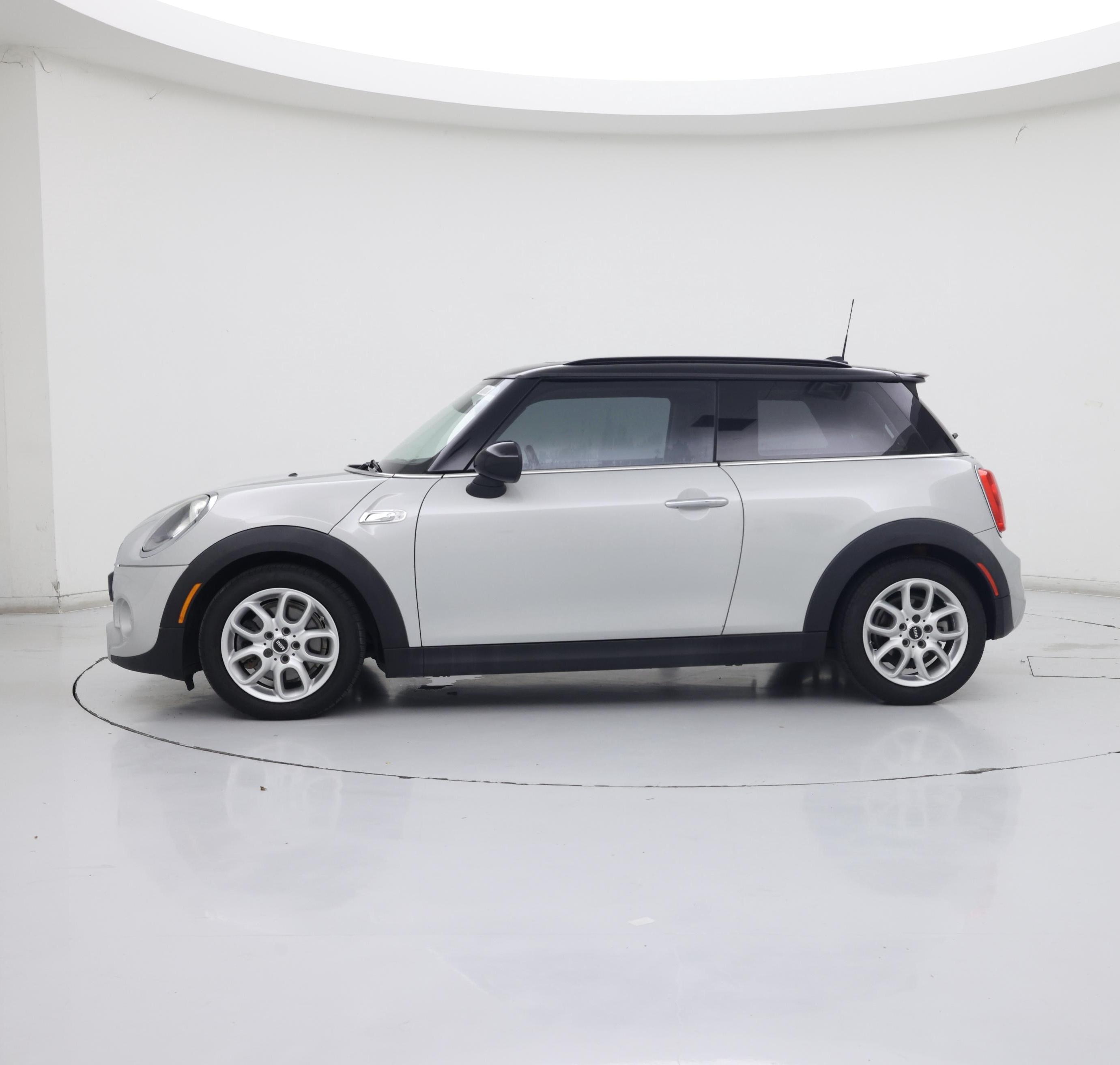 Thumbnail: 2015 MINI Cooper Hardtop - 3