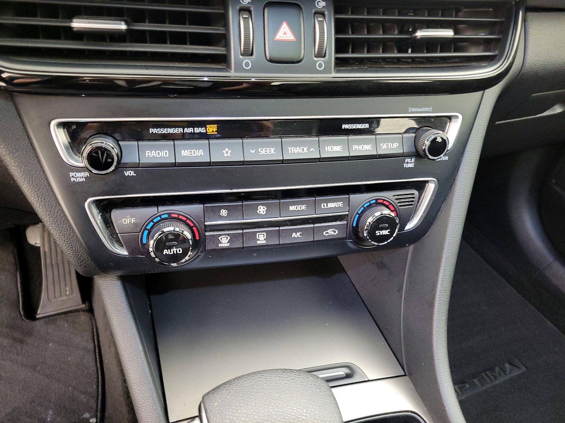 Thumbnail: 2019 Kia Optima - 16