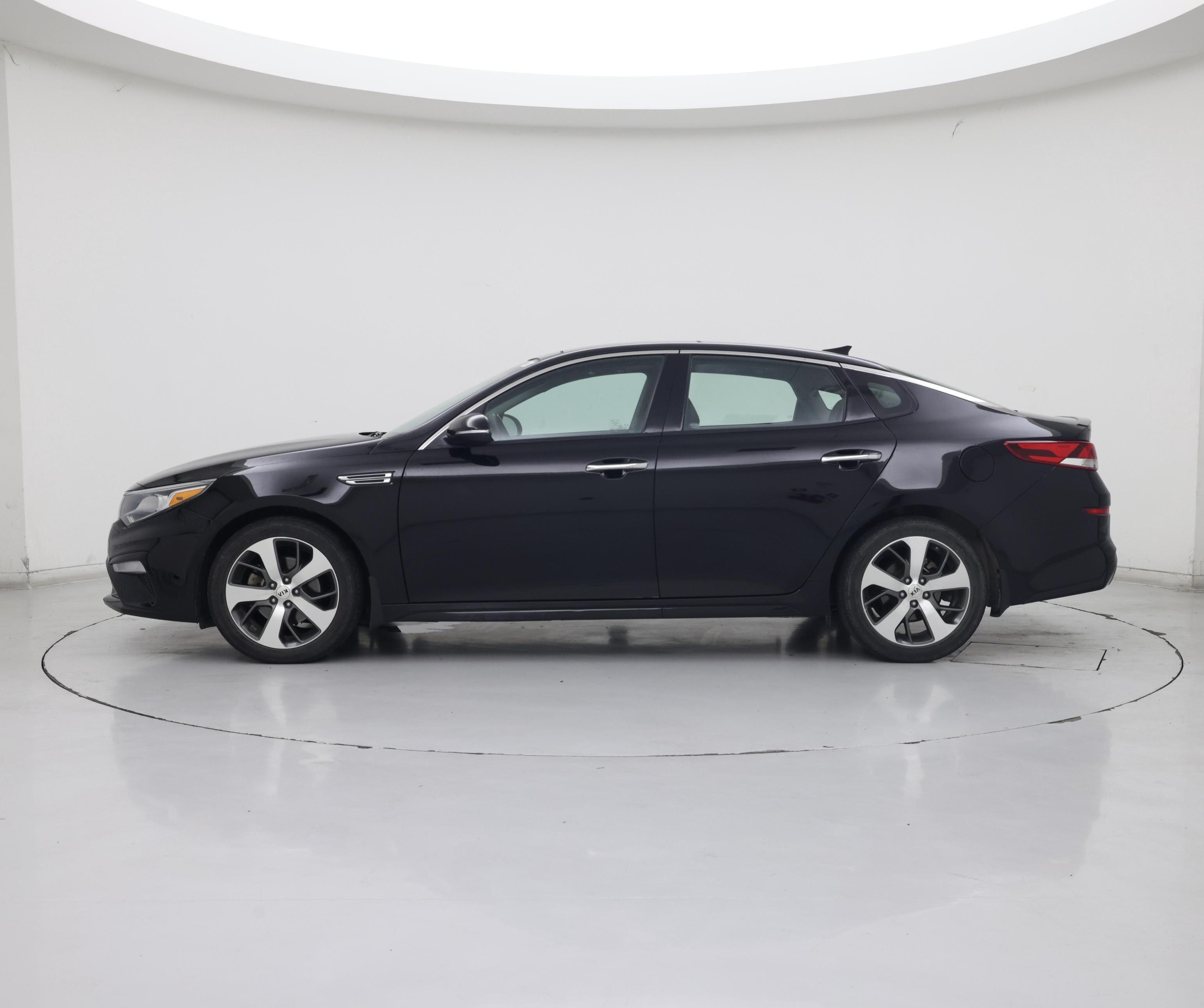 Thumbnail: 2019 Kia Optima - 3