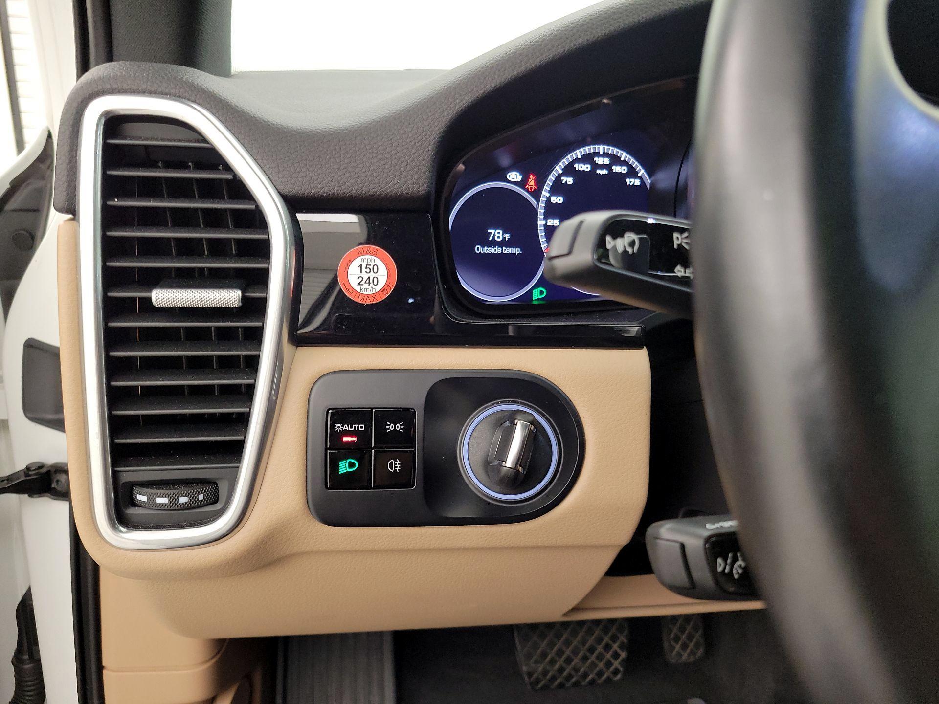 Thumbnail: 2021 Porsche Cayenne - 13