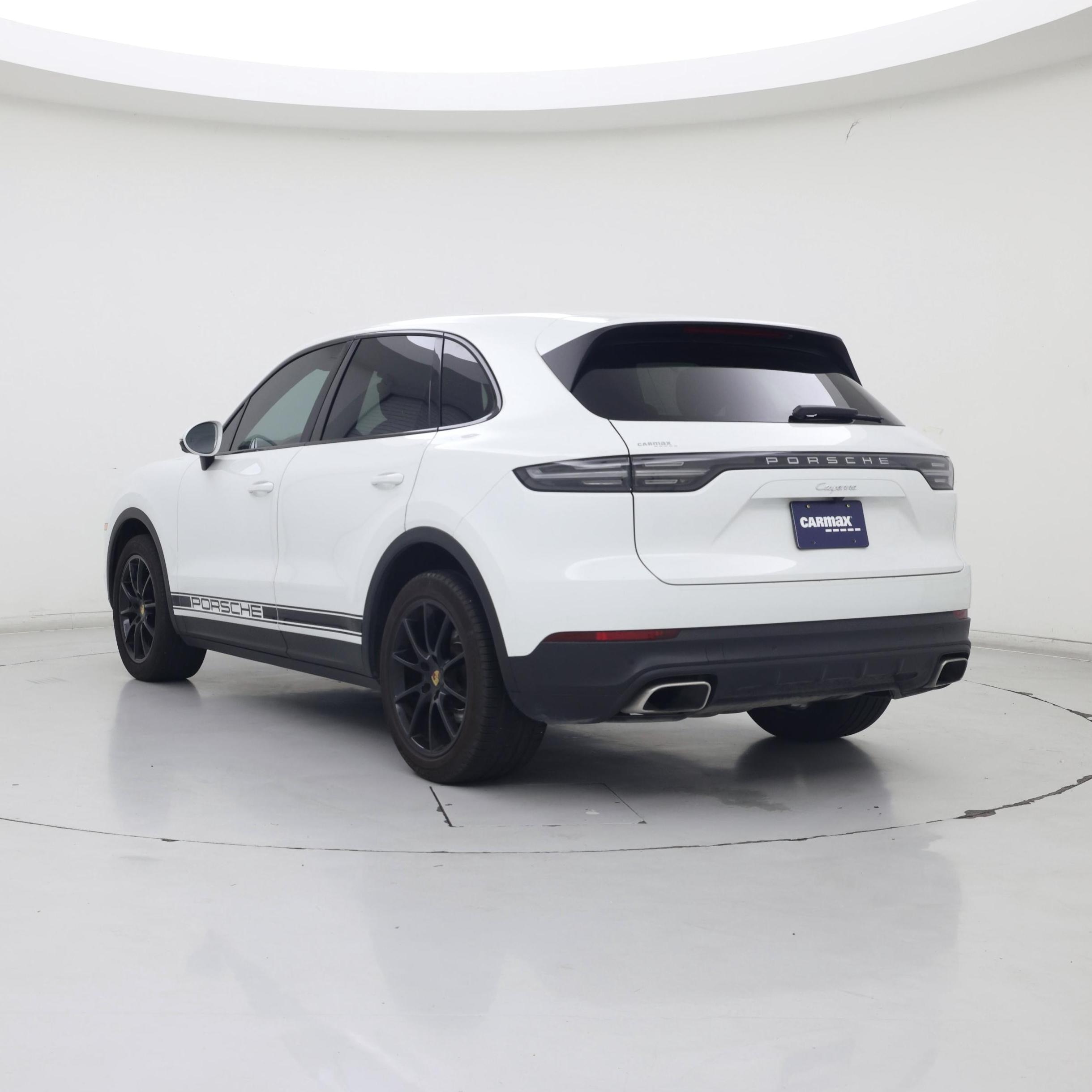 Thumbnail: 2021 Porsche Cayenne - 2