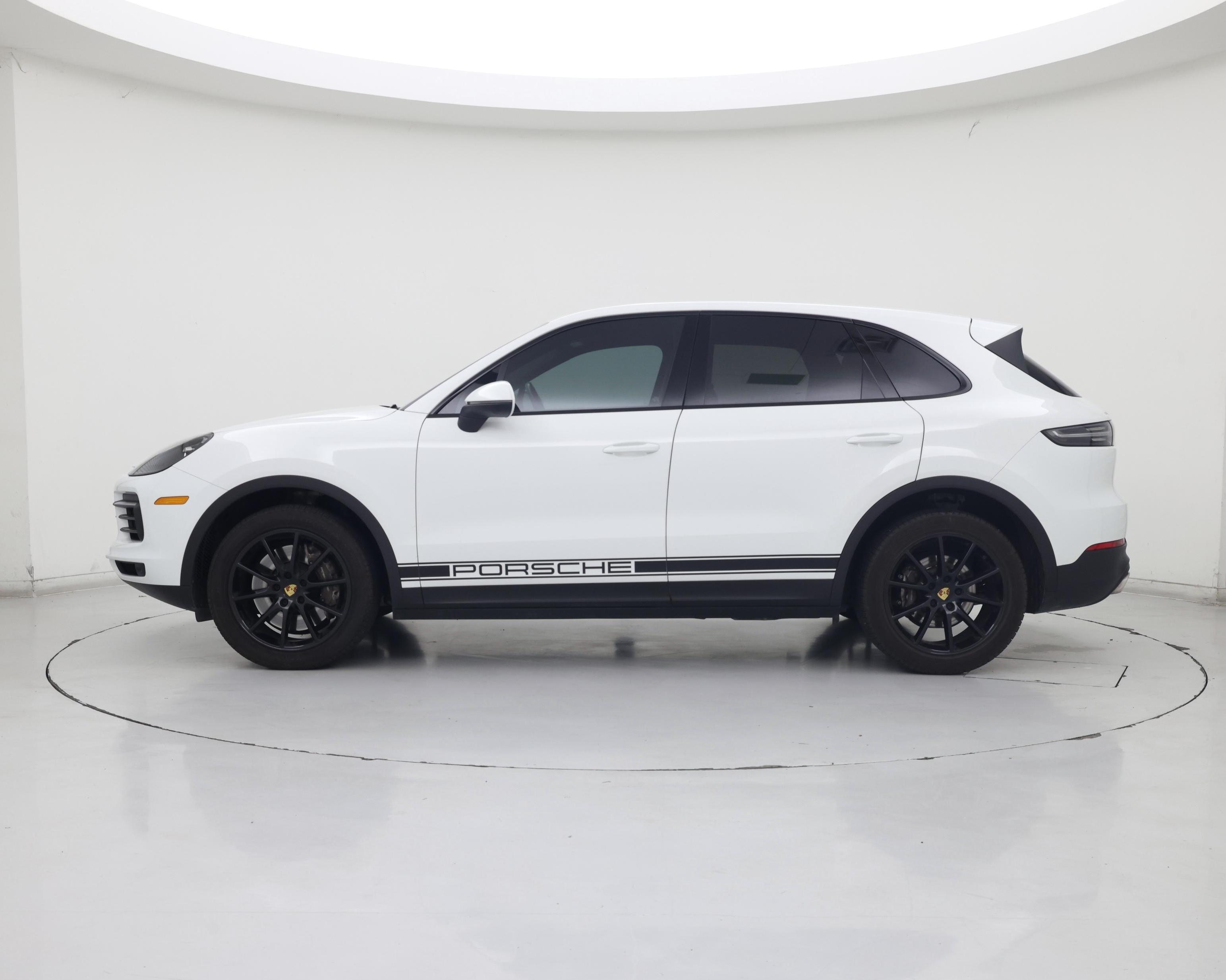 Thumbnail: 2021 Porsche Cayenne - 3