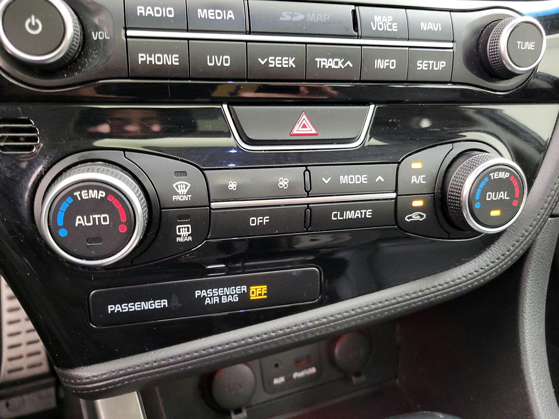 Thumbnail: 2015 Kia Optima - 16