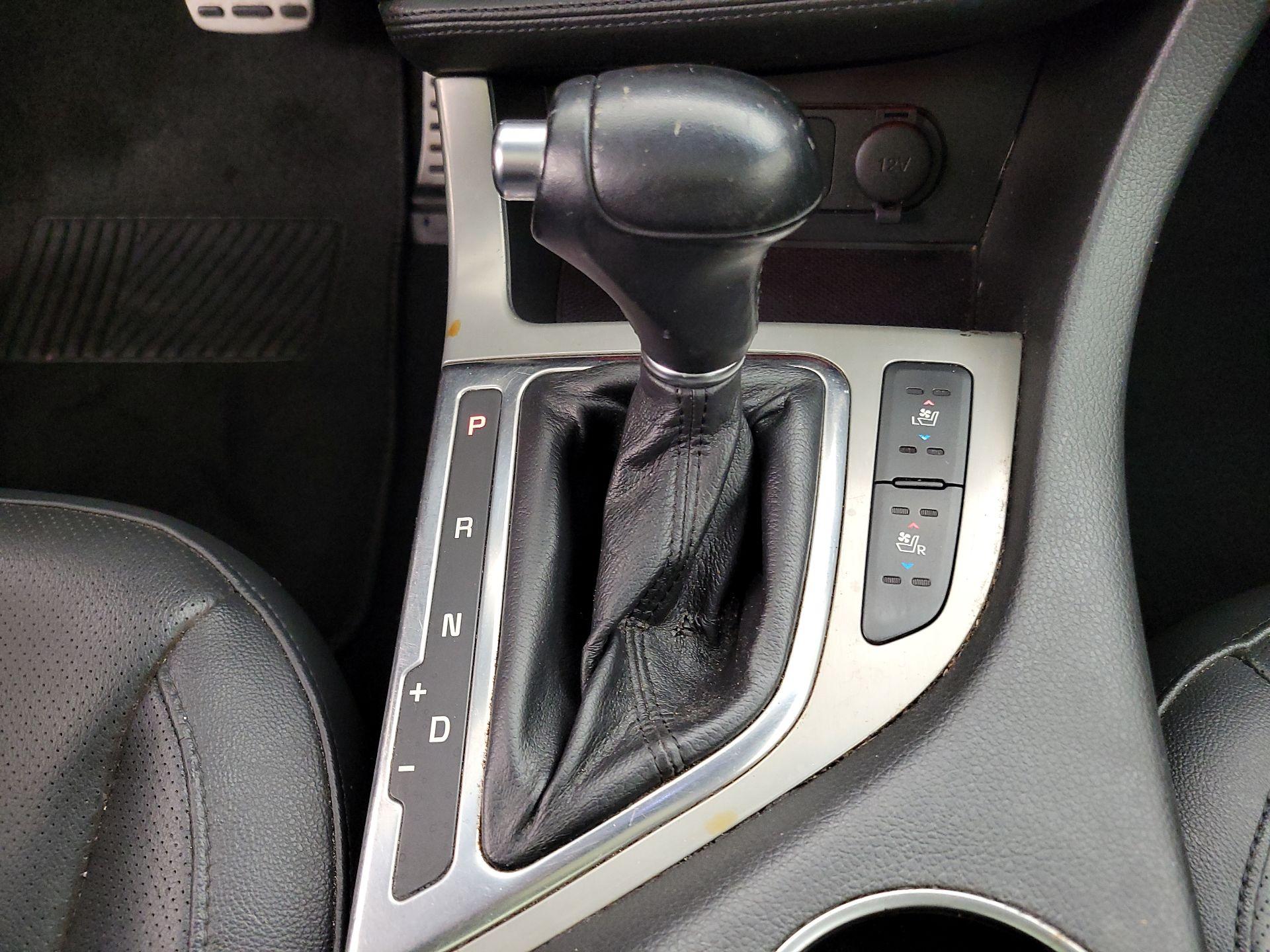 Thumbnail: 2015 Kia Optima - 17