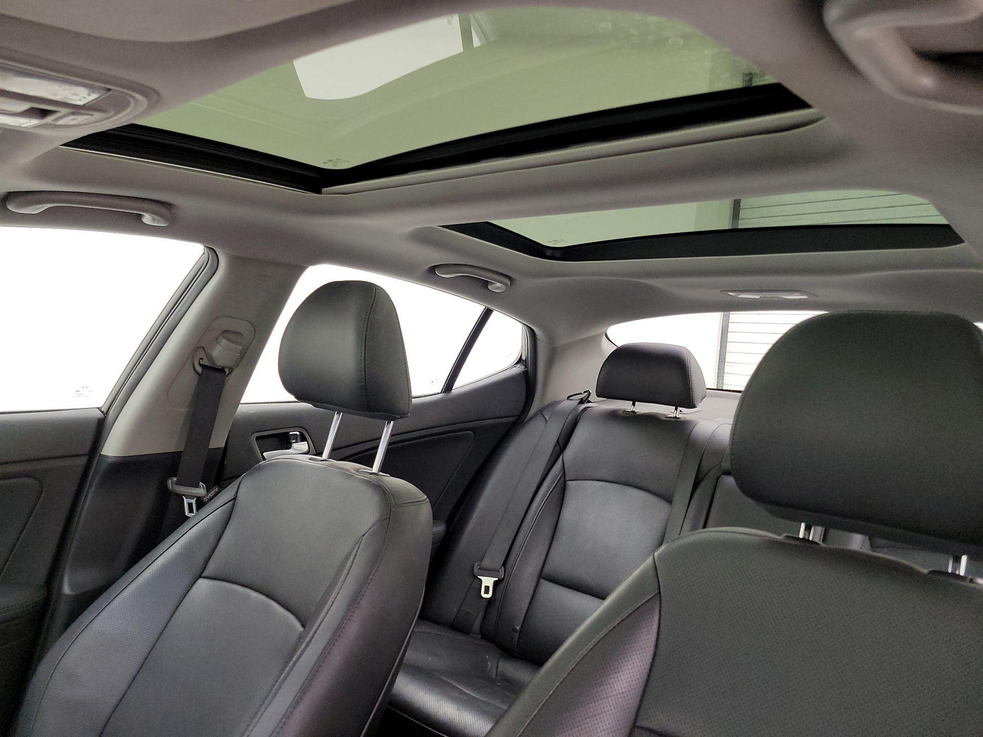 Thumbnail: 2015 Kia Optima - 19